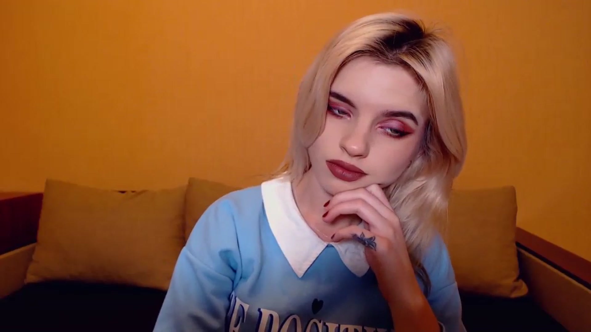 Gallery image thumbnail from Erineys's myfreecams stream on, 11/10/2023, 16:06 image 14 of 20