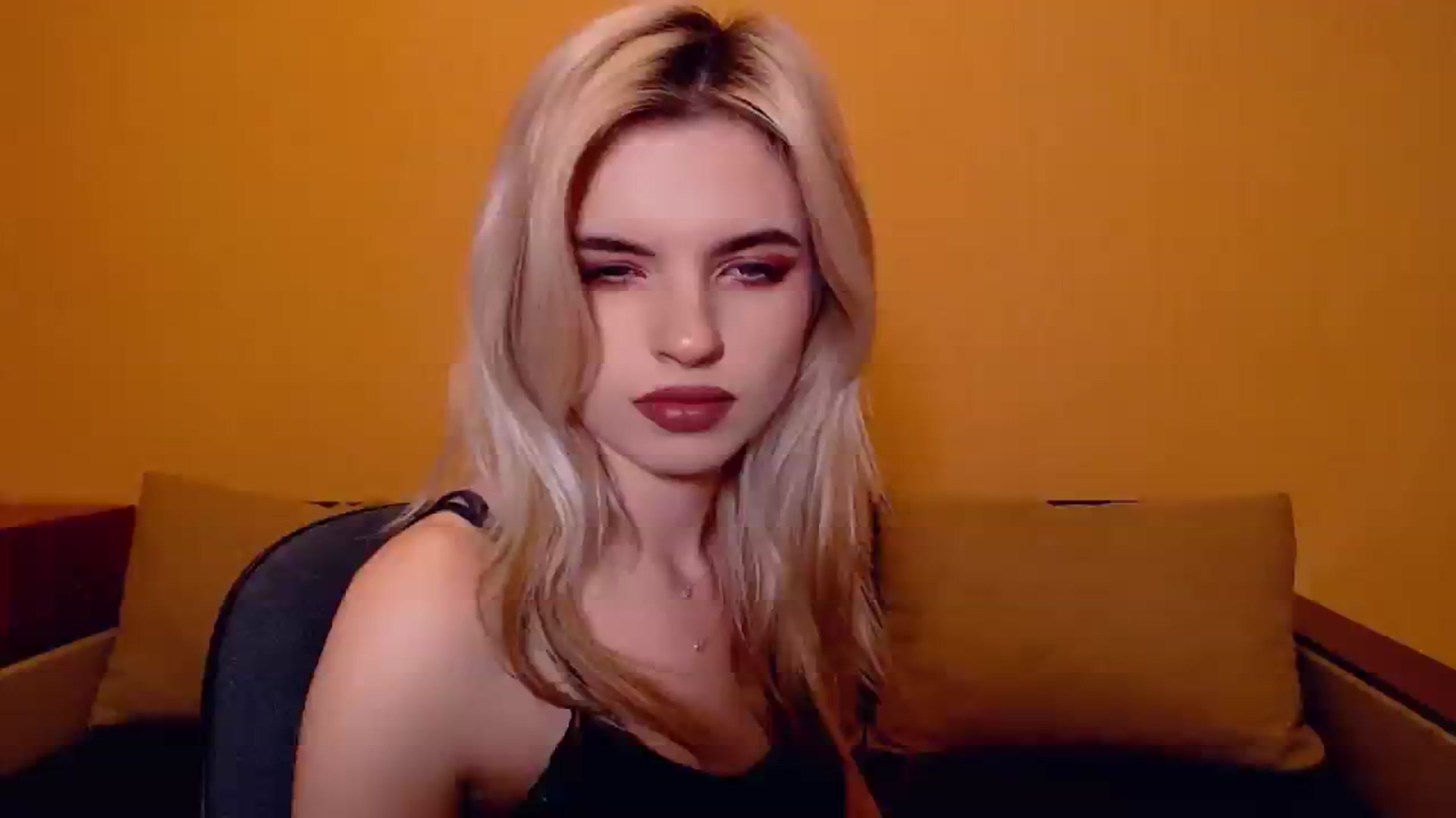 Gallery image thumbnail from Erineys's myfreecams stream on, 11/10/2023, 17:50 image 13 of 20