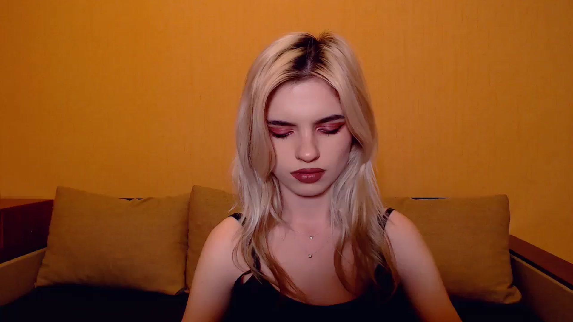 Gallery image thumbnail from Erineys's myfreecams stream on, 11/10/2023, 17:50 image 19 of 20