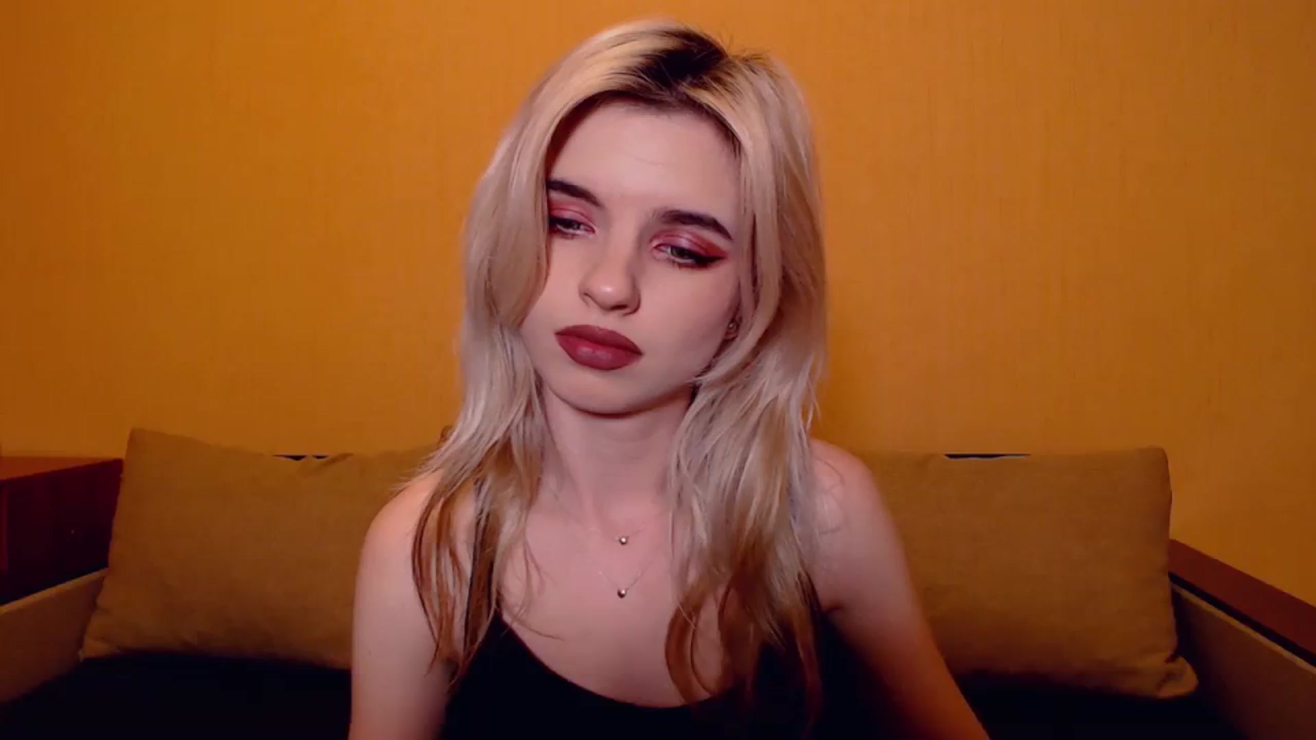 Gallery image thumbnail from Erineys's myfreecams stream on, 11/10/2023, 17:50 image 1 of 20