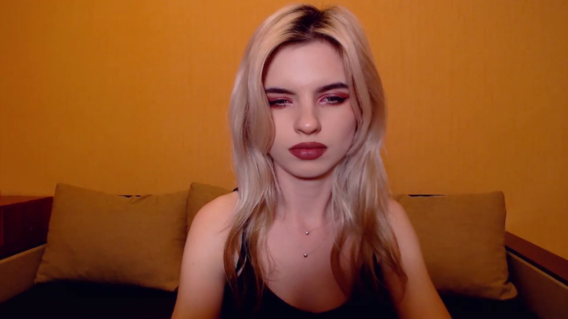 Gallery image thumbnail from Erineys's myfreecams stream on, 11/10/2023, 17:50 image 4 of 20