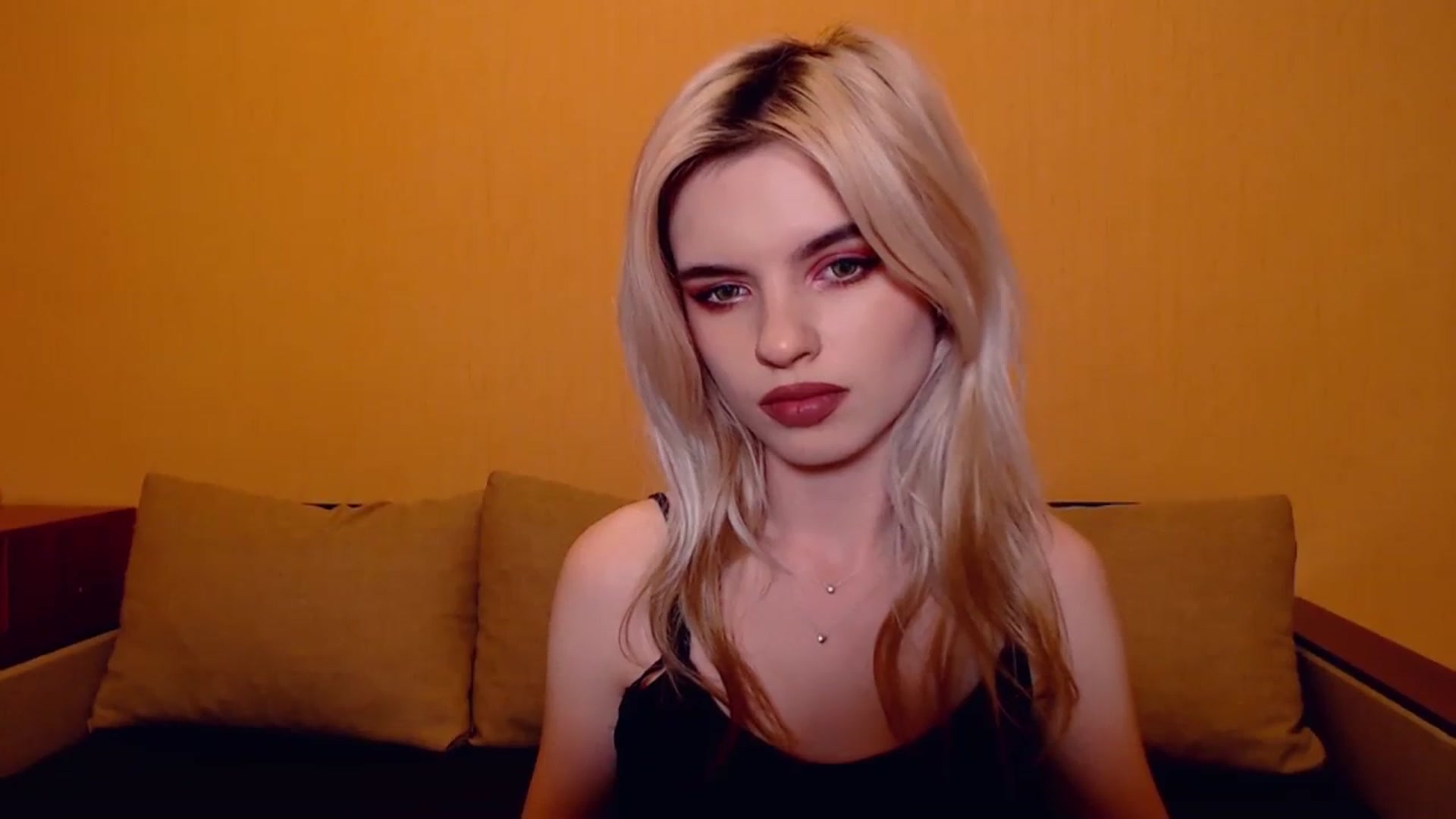 Gallery image thumbnail from Erineys's myfreecams stream on, 11/10/2023, 17:50 image 16 of 20