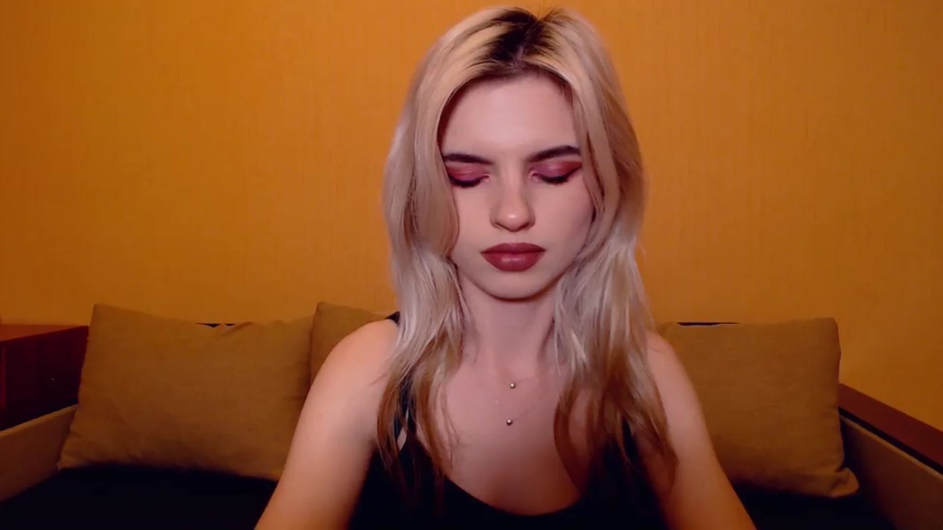 Gallery image thumbnail from Erineys's myfreecams stream on, 11/10/2023, 17:50 image 7 of 20