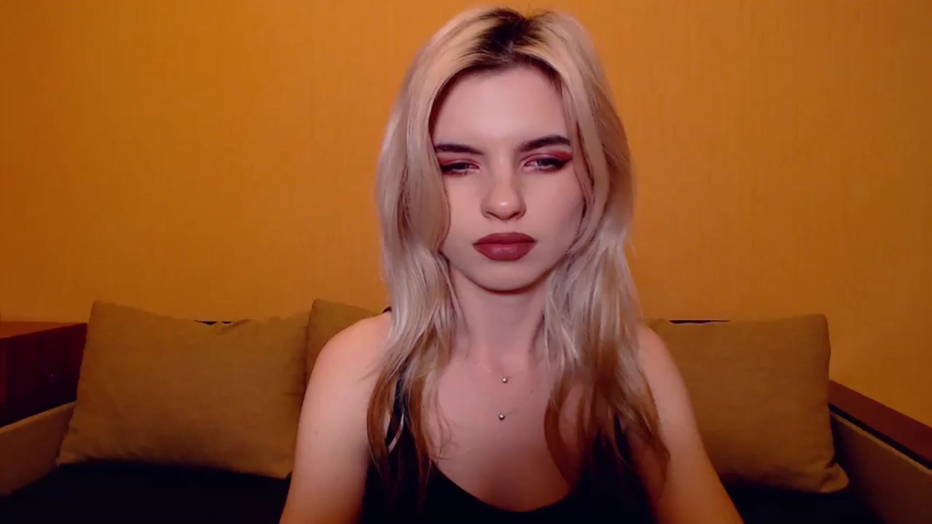 Gallery image thumbnail from Erineys's myfreecams stream on, 11/10/2023, 17:50 image 3 of 20