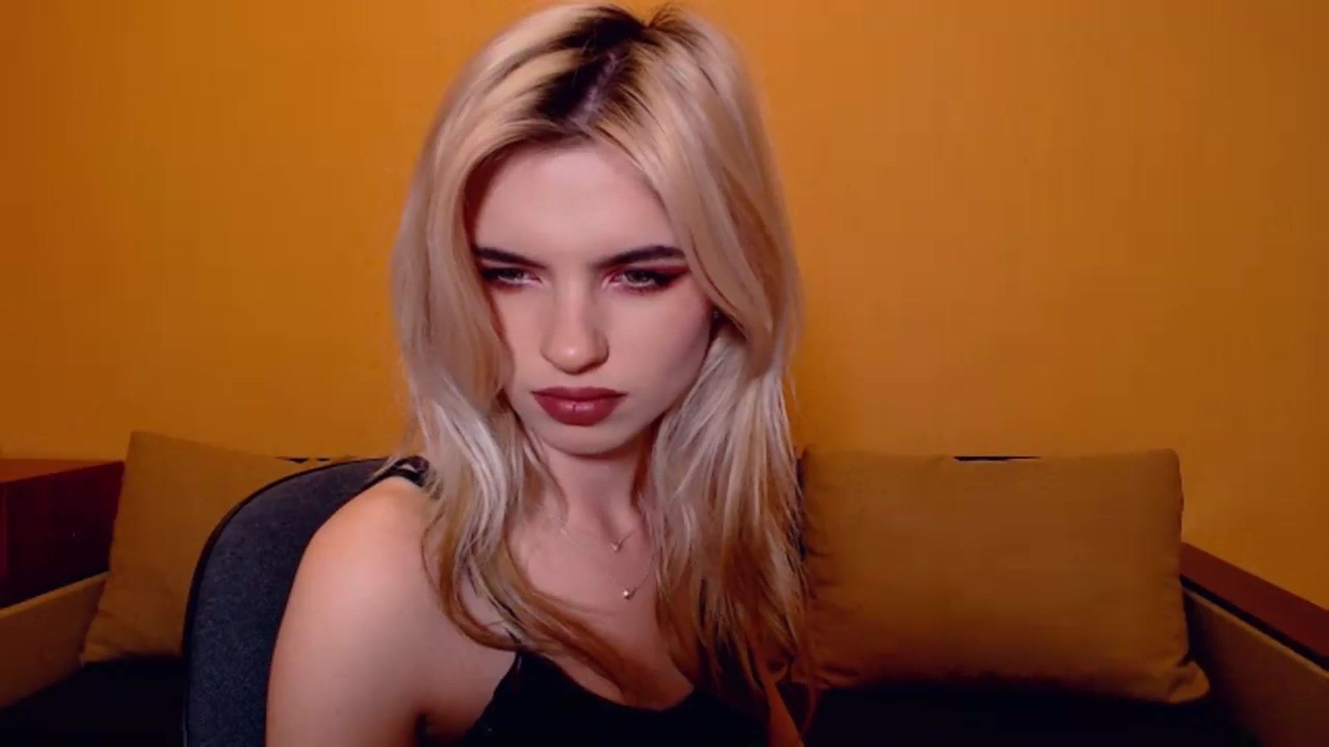 Gallery image thumbnail from Erineys's myfreecams stream on, 11/10/2023, 17:50 image 14 of 20