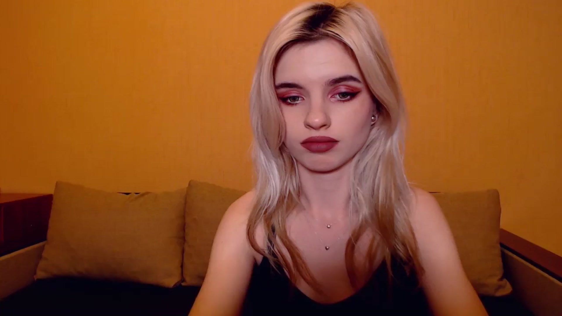 Gallery image thumbnail from Erineys's myfreecams stream on, 11/10/2023, 17:50 image 11 of 20
