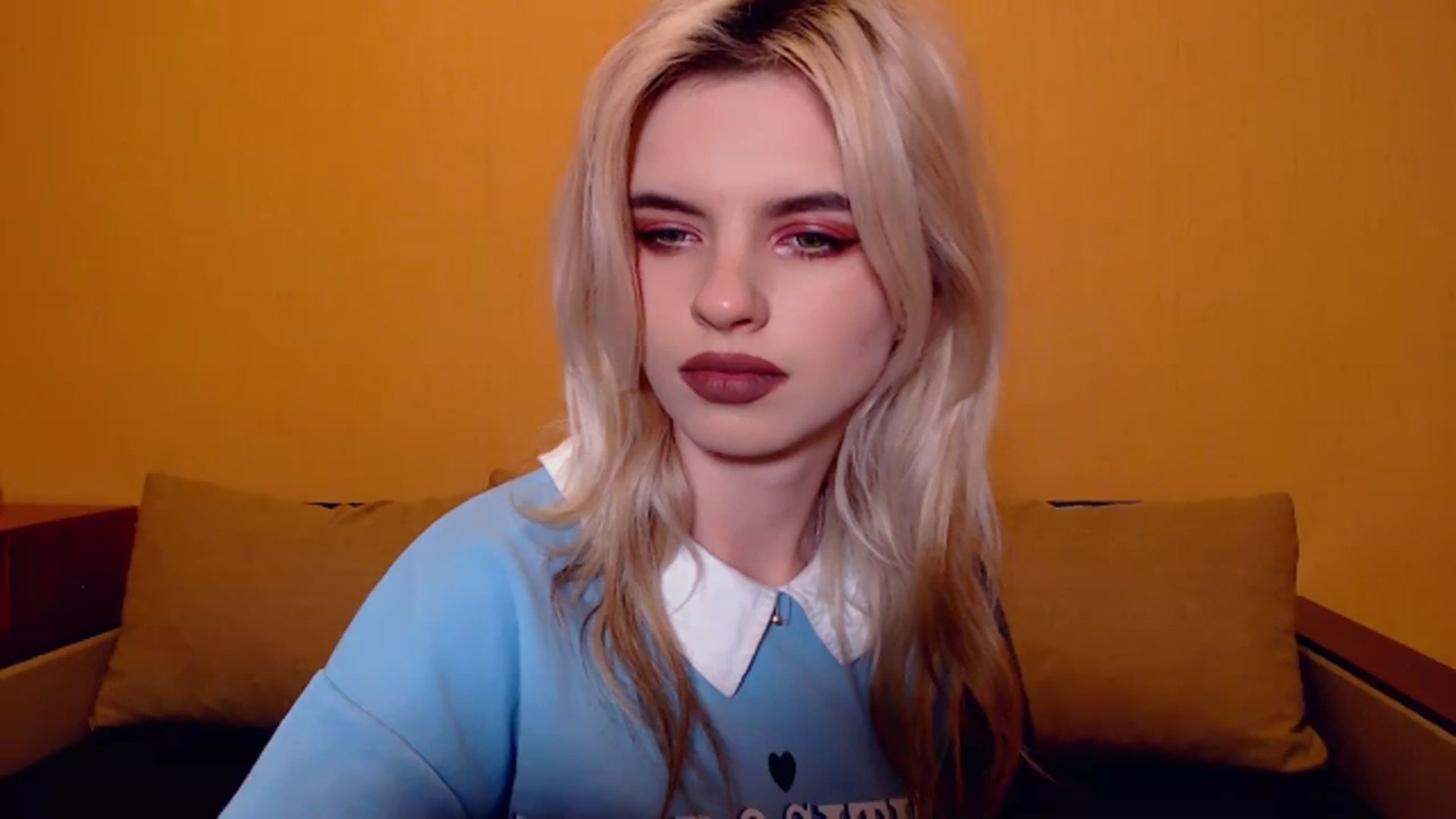 Gallery image thumbnail from Erineys's myfreecams stream on, 11/10/2023, 18:44 image 18 of 20