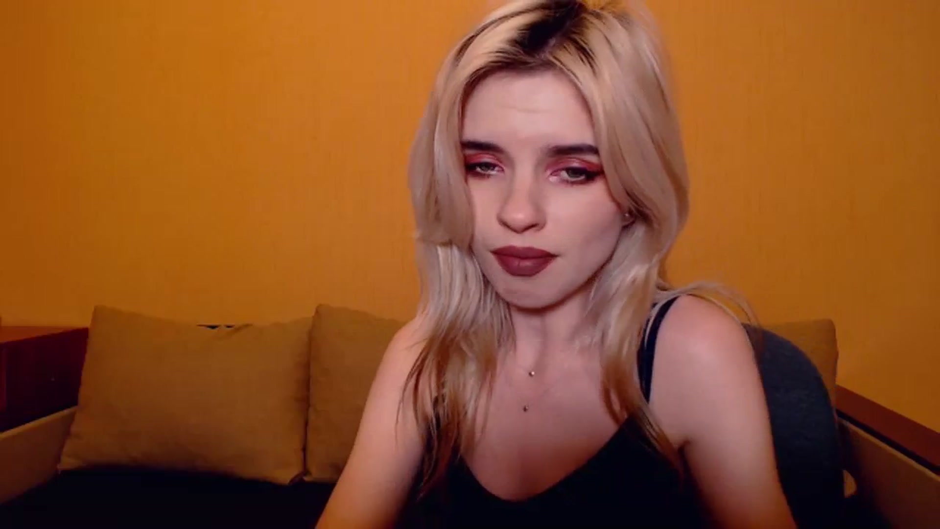Gallery image thumbnail from Erineys's myfreecams stream on, 11/10/2023, 18:44 image 11 of 20