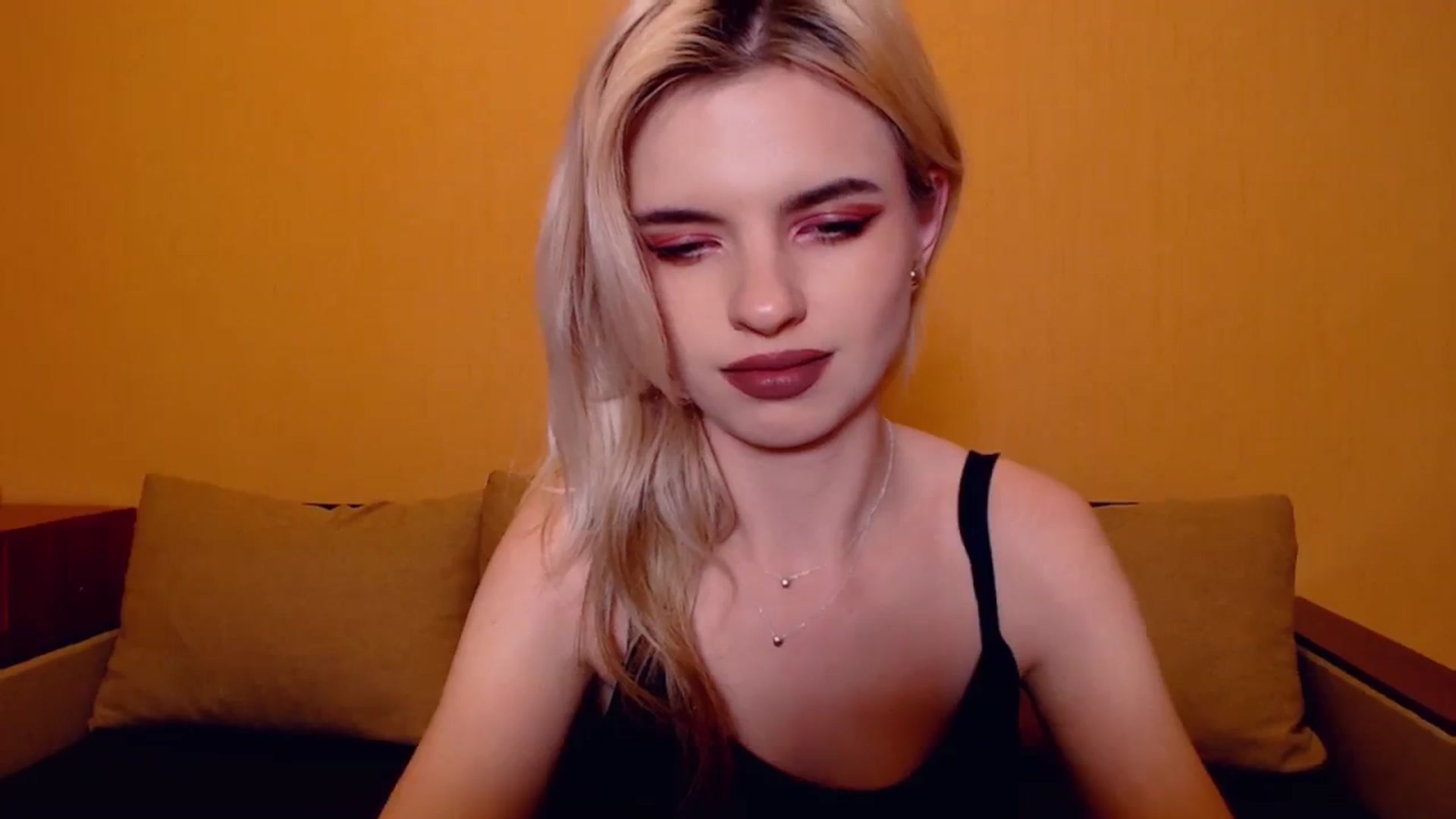 Gallery image thumbnail from Erineys's myfreecams stream on, 11/10/2023, 18:44 image 2 of 20