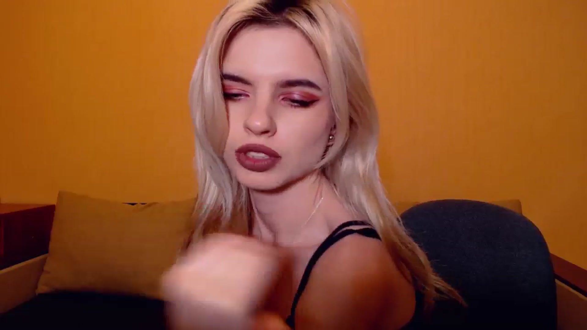 Gallery image thumbnail from Erineys's myfreecams stream on, 11/10/2023, 18:44 image 5 of 20