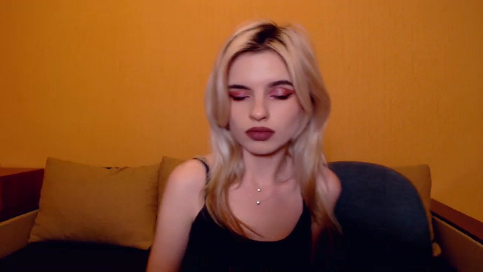 Gallery image thumbnail from Erineys's myfreecams stream on, 11/10/2023, 18:44 image 12 of 20