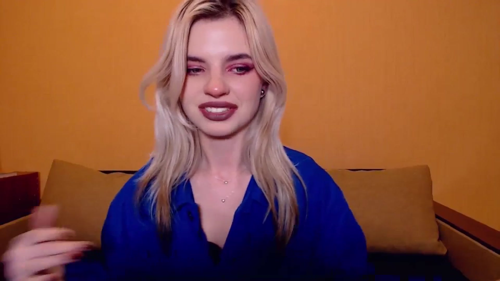 Gallery image thumbnail from Erineys's myfreecams stream on, 11/12/2023, 18:45 image 9 of 20