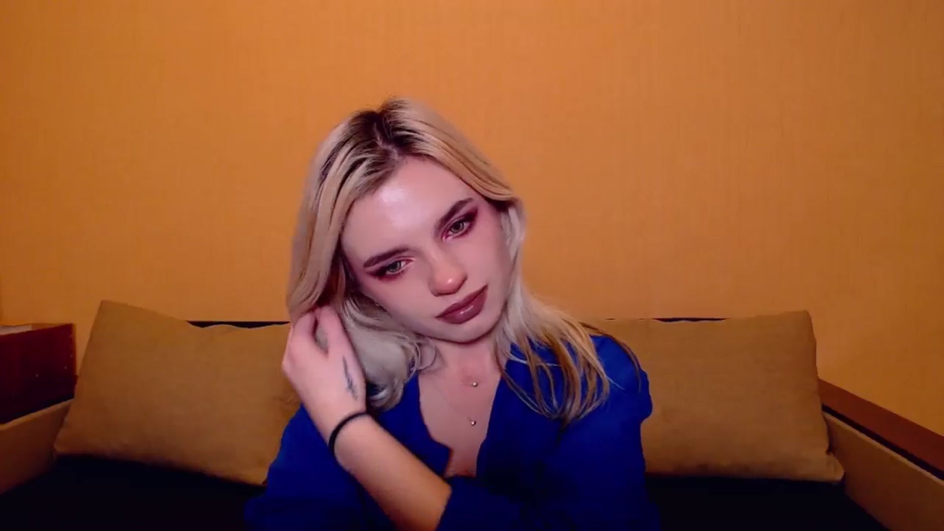 Gallery image thumbnail from Erineys's myfreecams stream on, 11/12/2023, 18:45 image 13 of 20