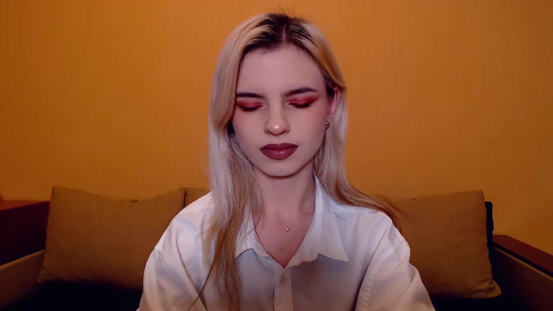 Gallery image thumbnail from Erineys's myfreecams stream on, 11/13/2023, 15:20 image 3 of 20