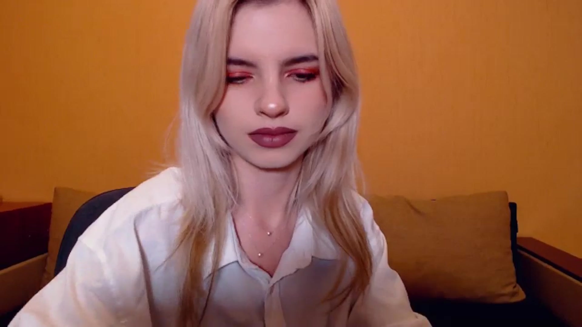 Gallery image thumbnail from Erineys's myfreecams stream on, 11/13/2023, 15:42 image 2 of 20