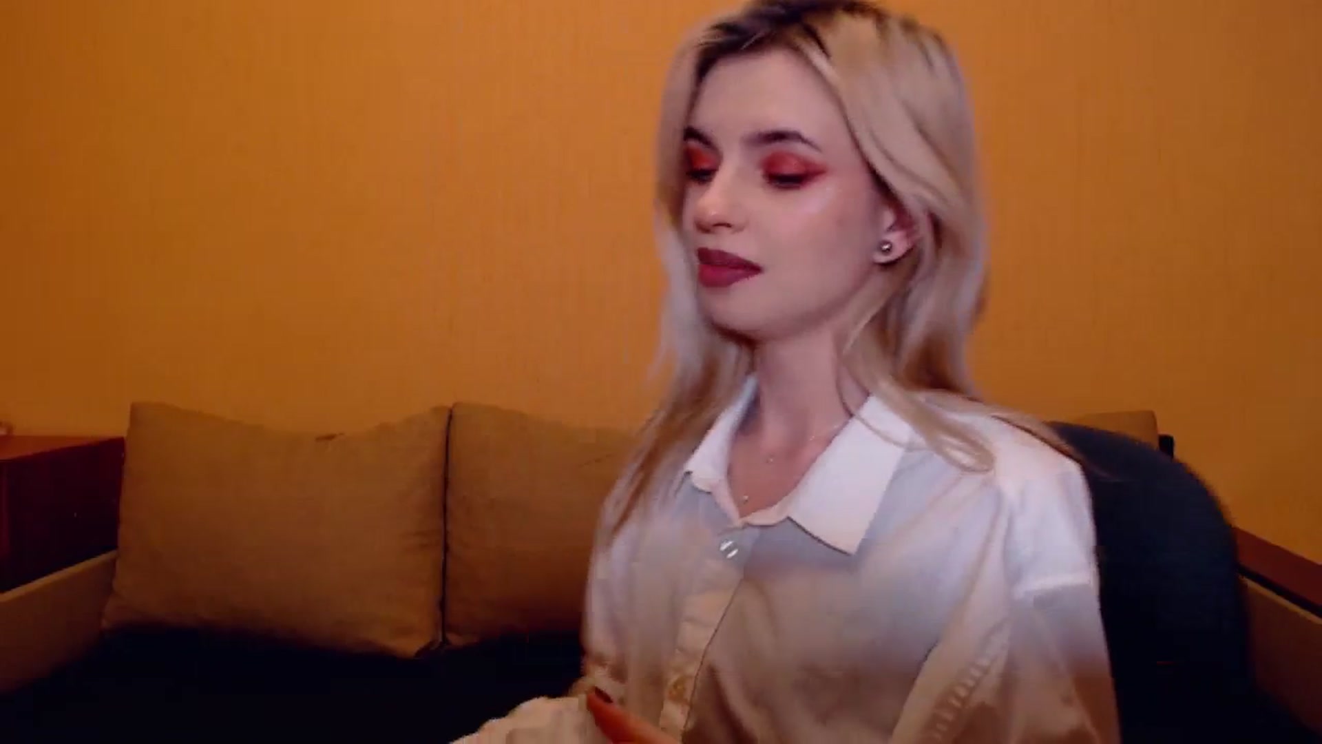 Gallery image thumbnail from Erineys's myfreecams stream on, 11/13/2023, 16:44 image 11 of 20