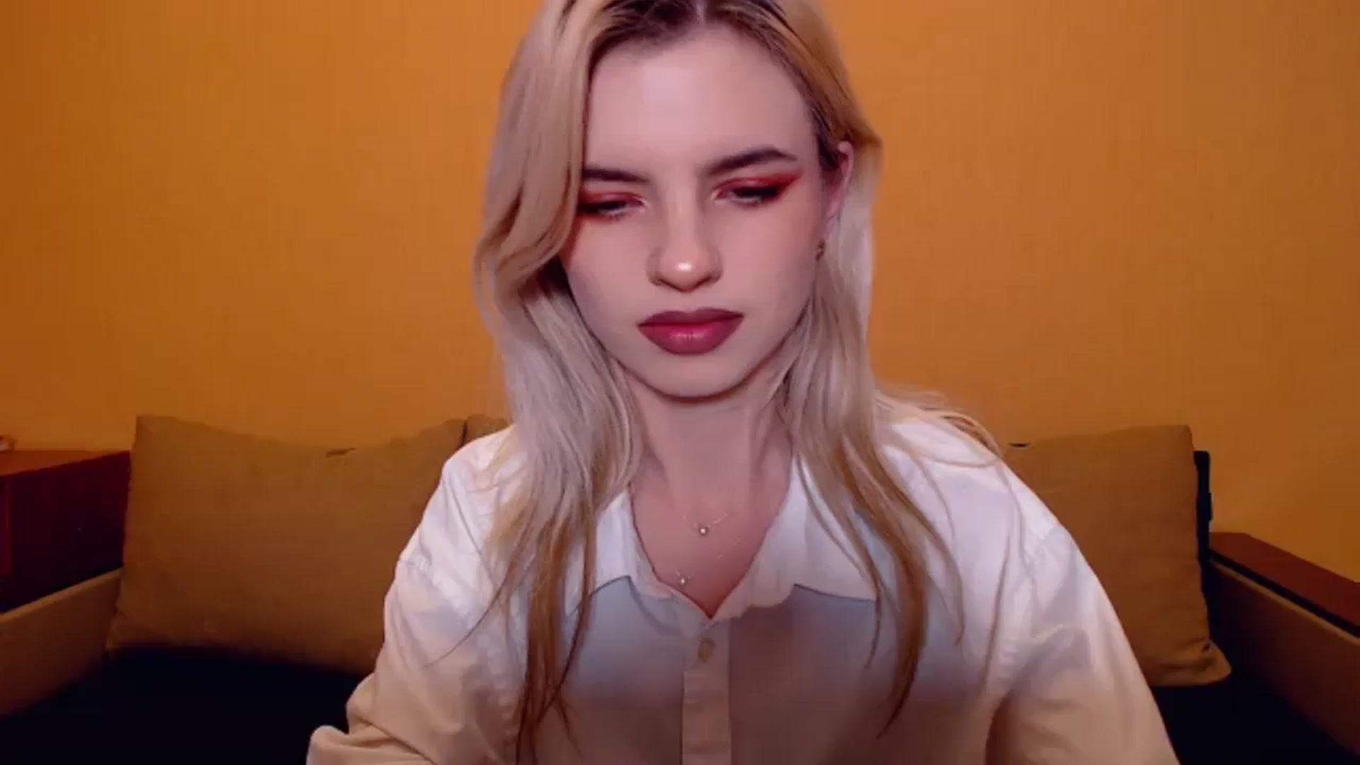 Gallery image thumbnail from Erineys's myfreecams stream on, 11/13/2023, 16:44 image 6 of 20