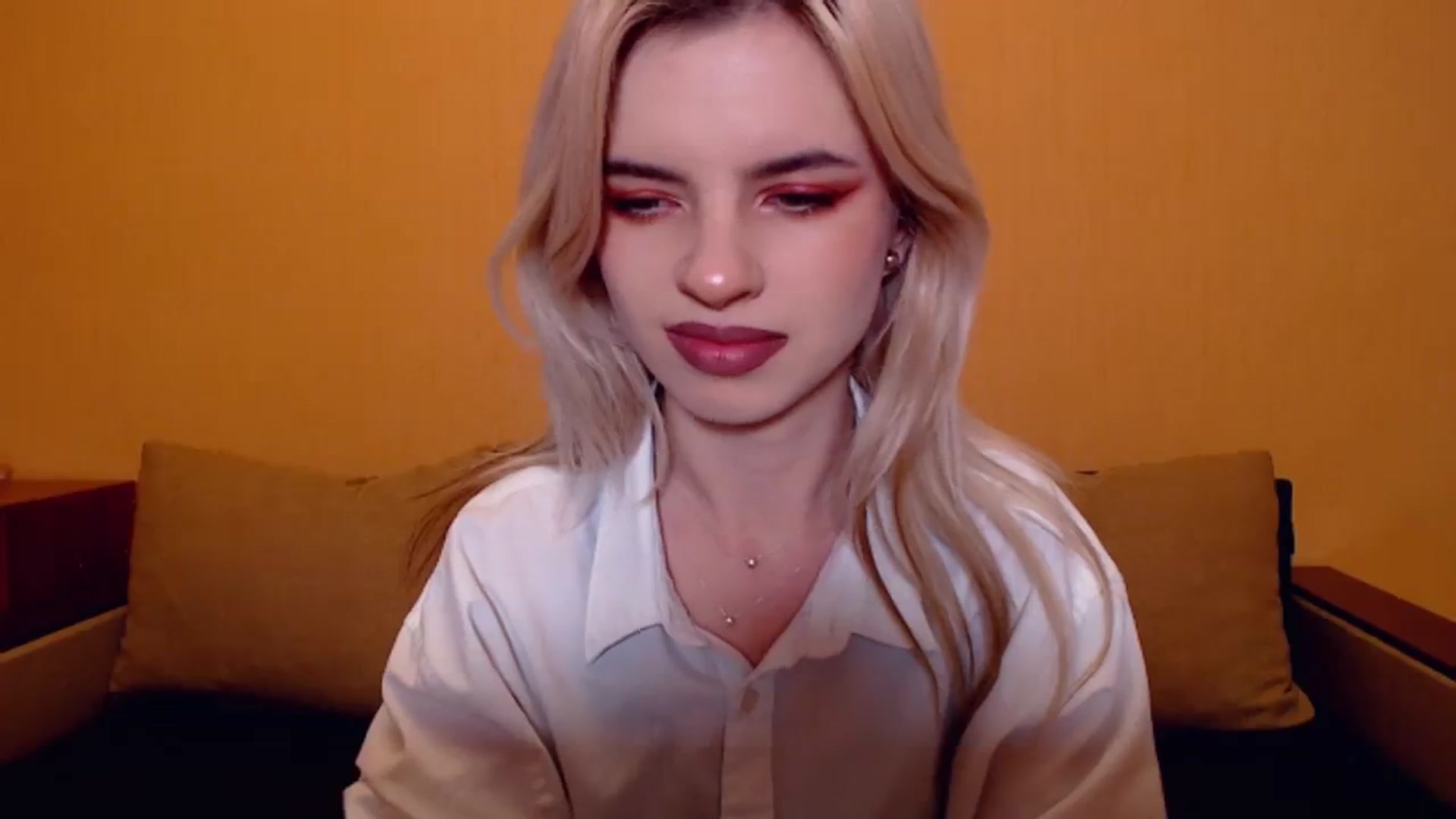 Gallery image thumbnail from Erineys's myfreecams stream on, 11/13/2023, 16:44 image 2 of 20