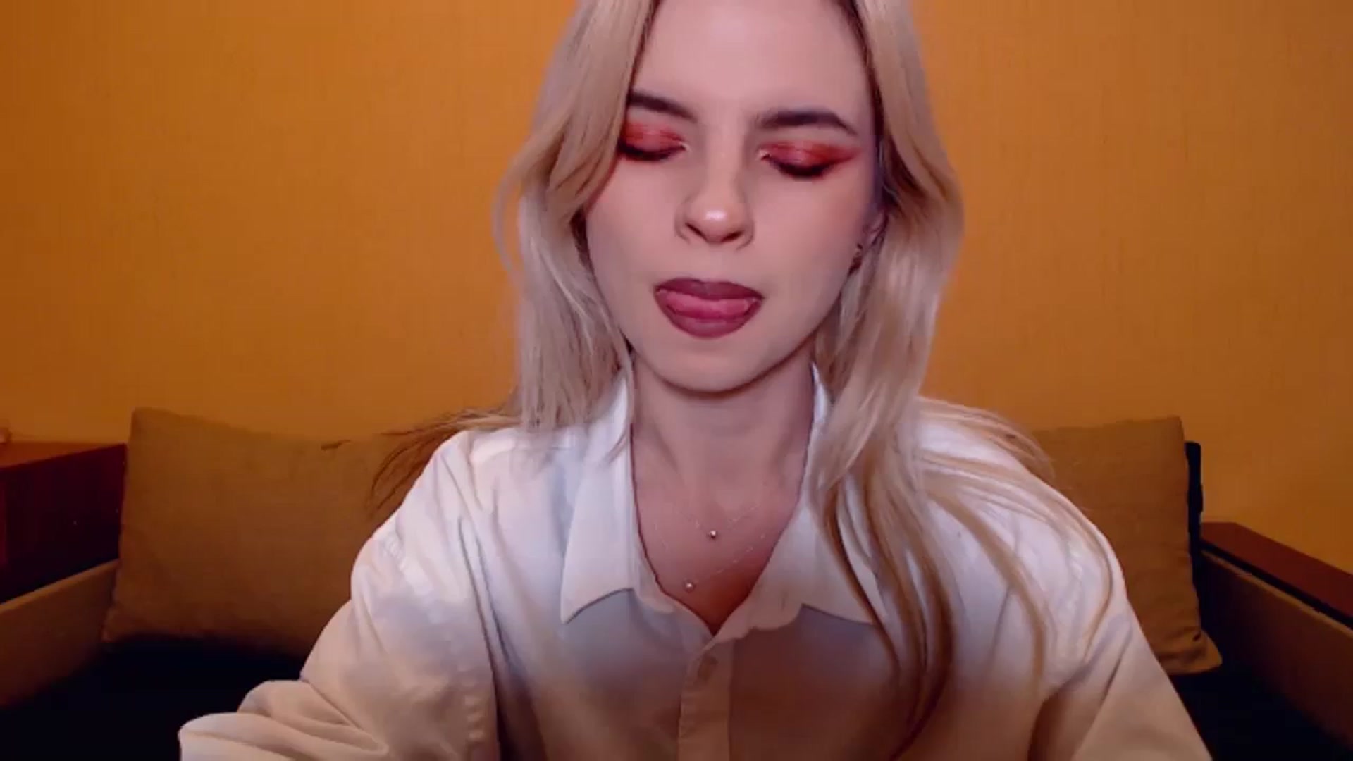 Gallery image thumbnail from Erineys's myfreecams stream on, 11/13/2023, 16:44 image 3 of 20