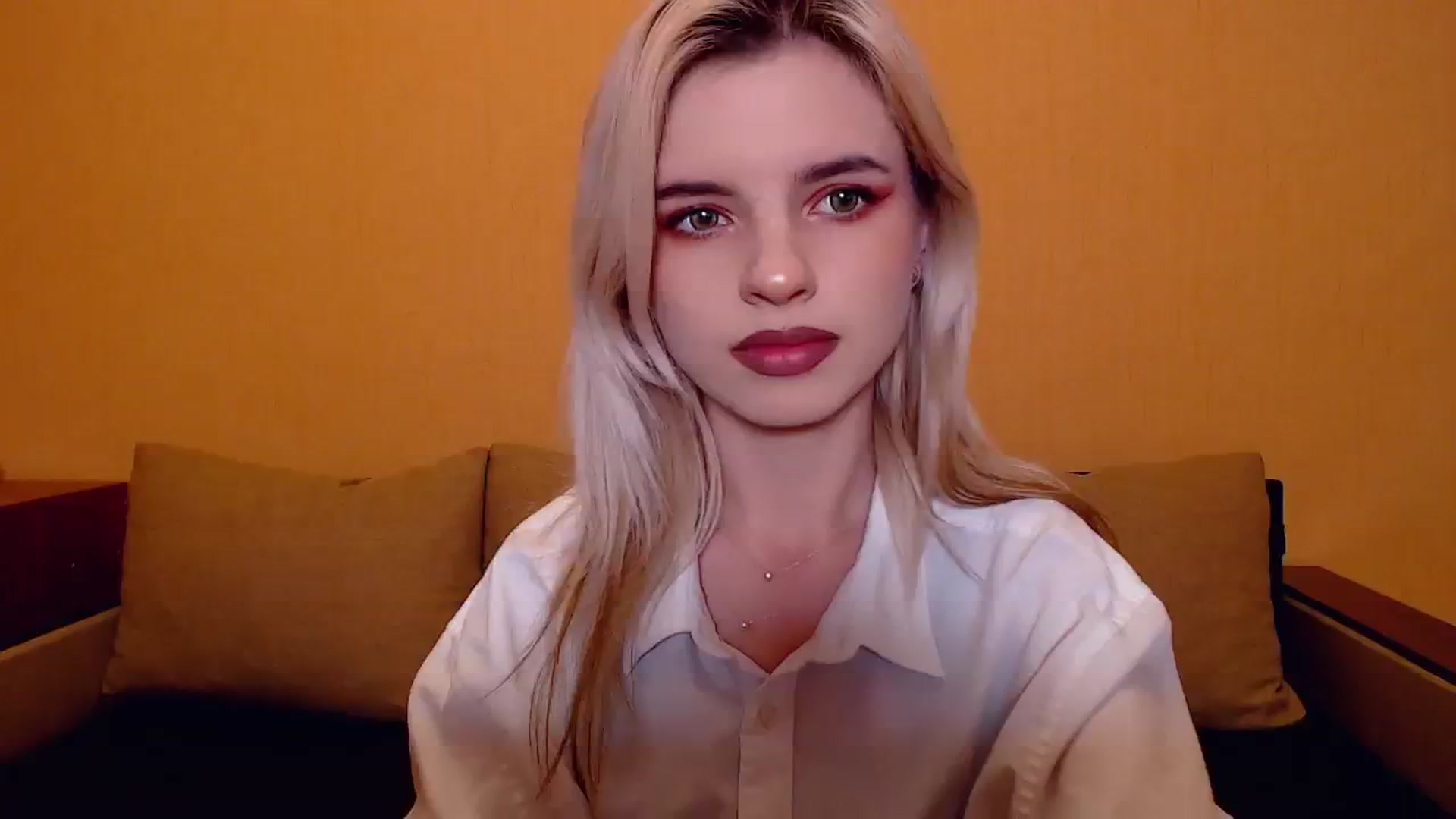 Gallery image thumbnail from Erineys's myfreecams stream on, 11/13/2023, 17:39 image 1 of 20