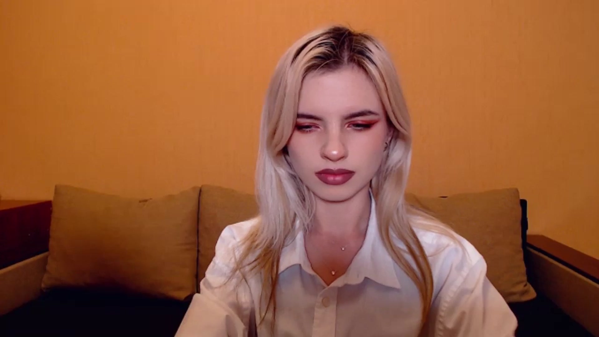 Gallery image thumbnail from Erineys's myfreecams stream on, 11/13/2023, 17:39 image 13 of 20