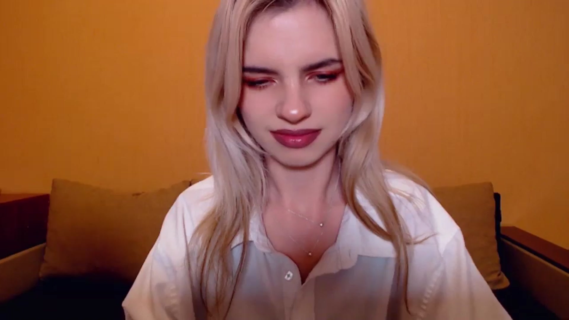 Gallery image thumbnail from Erineys's myfreecams stream on, 11/13/2023, 17:39 image 15 of 20