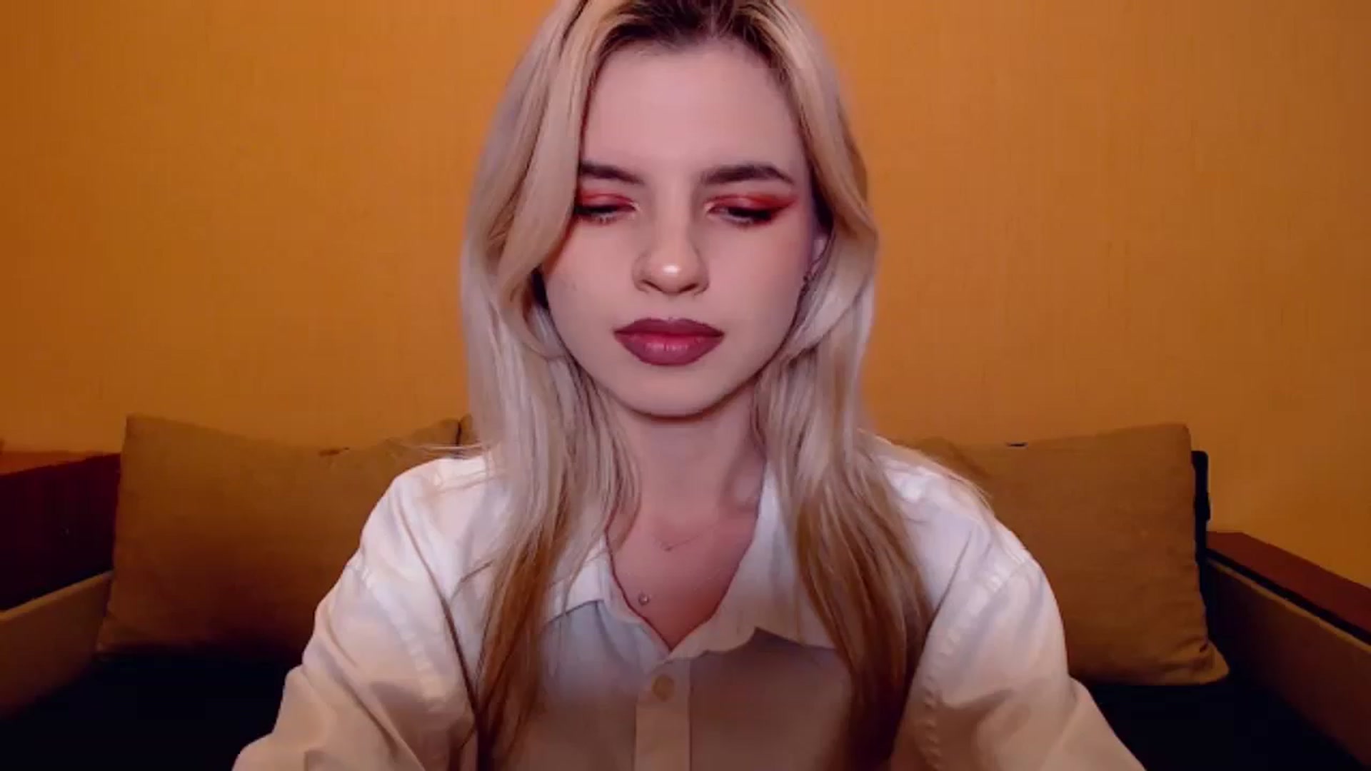 Gallery image thumbnail from Erineys's myfreecams stream on, 11/13/2023, 17:39 image 2 of 20