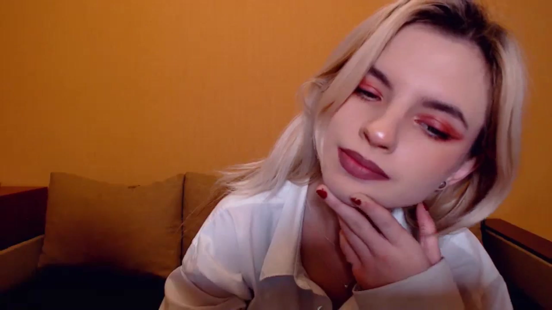 Gallery image thumbnail from Erineys's myfreecams stream on, 11/13/2023, 17:39 image 16 of 20