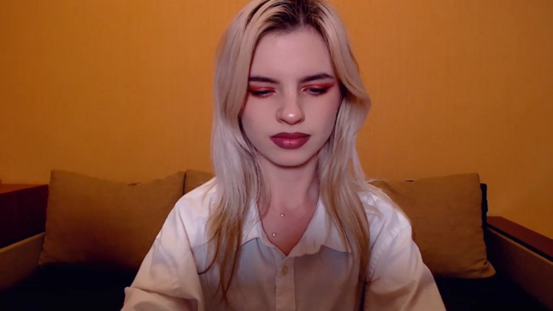 Gallery image thumbnail from Erineys's myfreecams stream on, 11/13/2023, 17:39 image 5 of 20