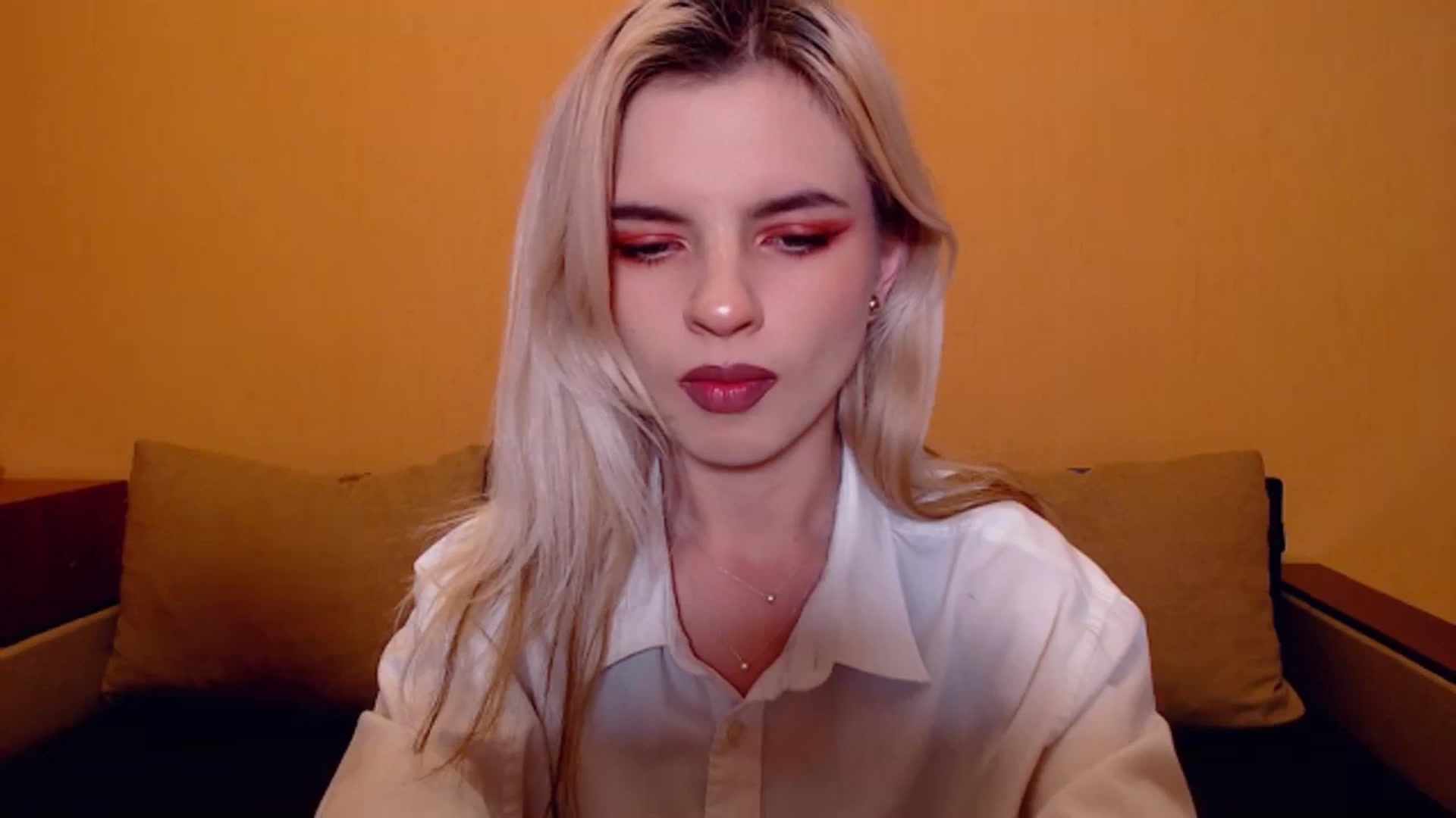 Gallery image thumbnail from Erineys's myfreecams stream on, 11/13/2023, 17:39 image 10 of 20