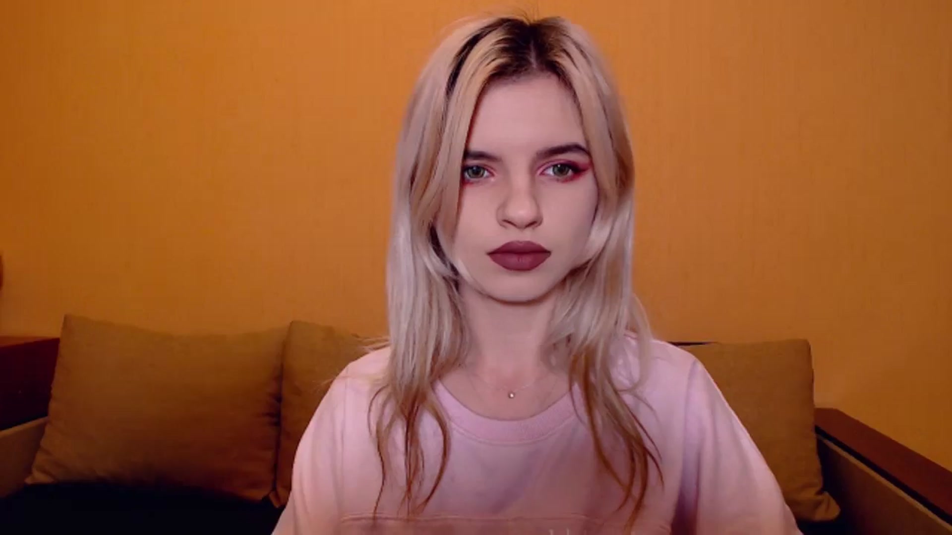Gallery image thumbnail from Erineys's myfreecams stream on, 11/15/2023, 16:11 image 4 of 20