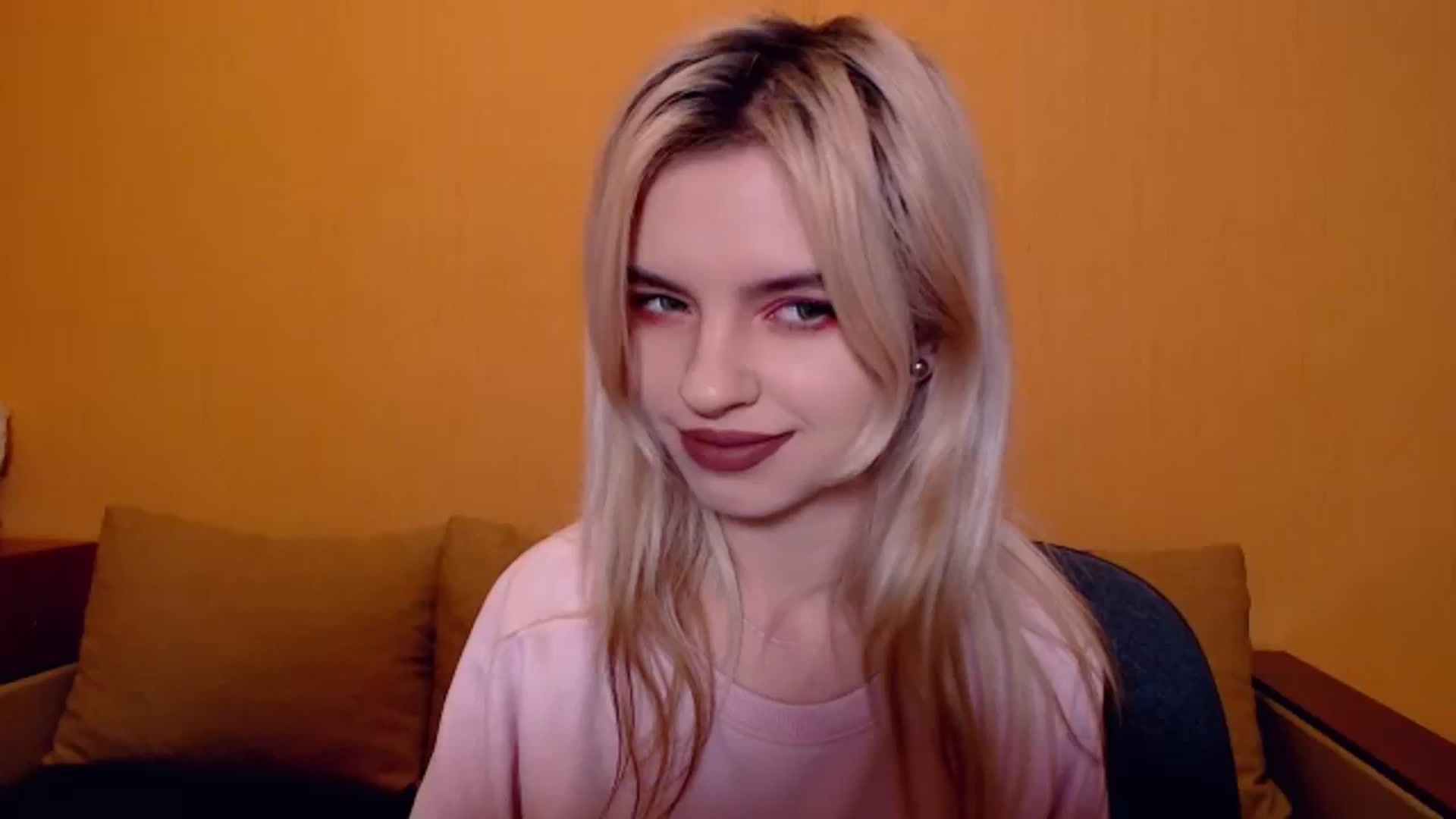 Gallery image thumbnail from Erineys's myfreecams stream on, 11/15/2023, 16:11 image 11 of 20