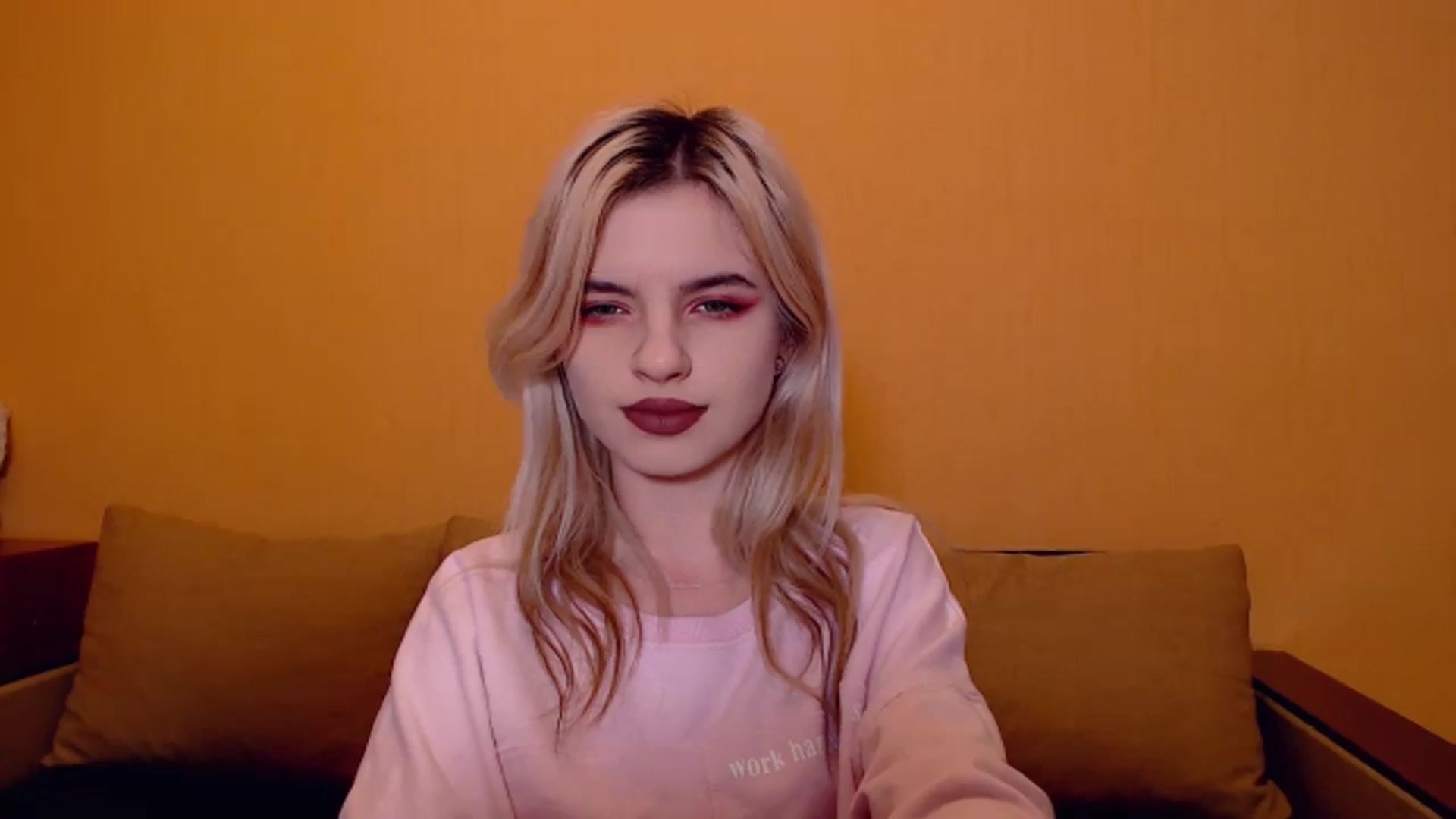 Gallery image thumbnail from Erineys's myfreecams stream on, 11/15/2023, 16:11 image 16 of 20
