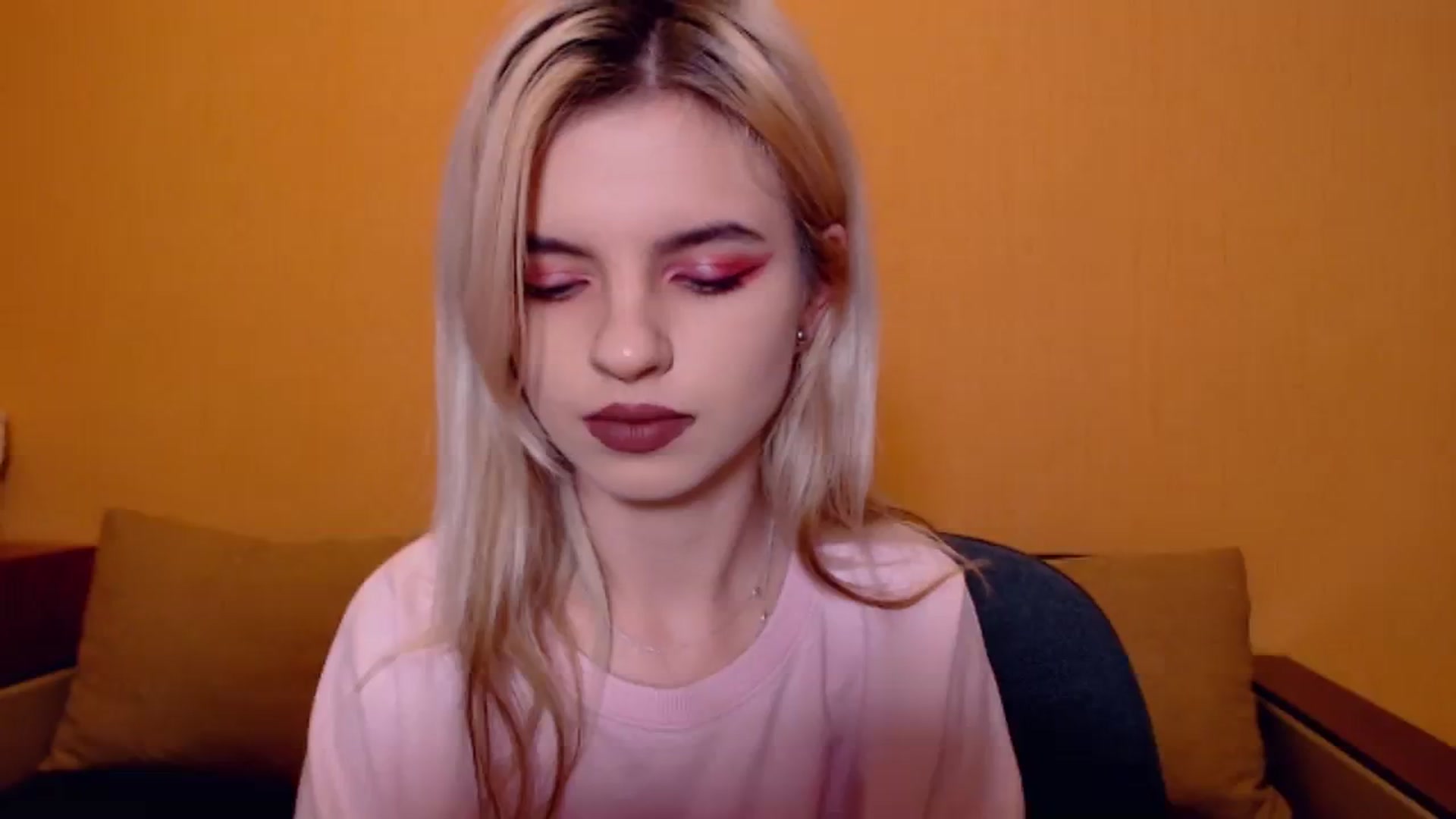 Gallery image thumbnail from Erineys's myfreecams stream on, 11/15/2023, 16:11 image 12 of 20