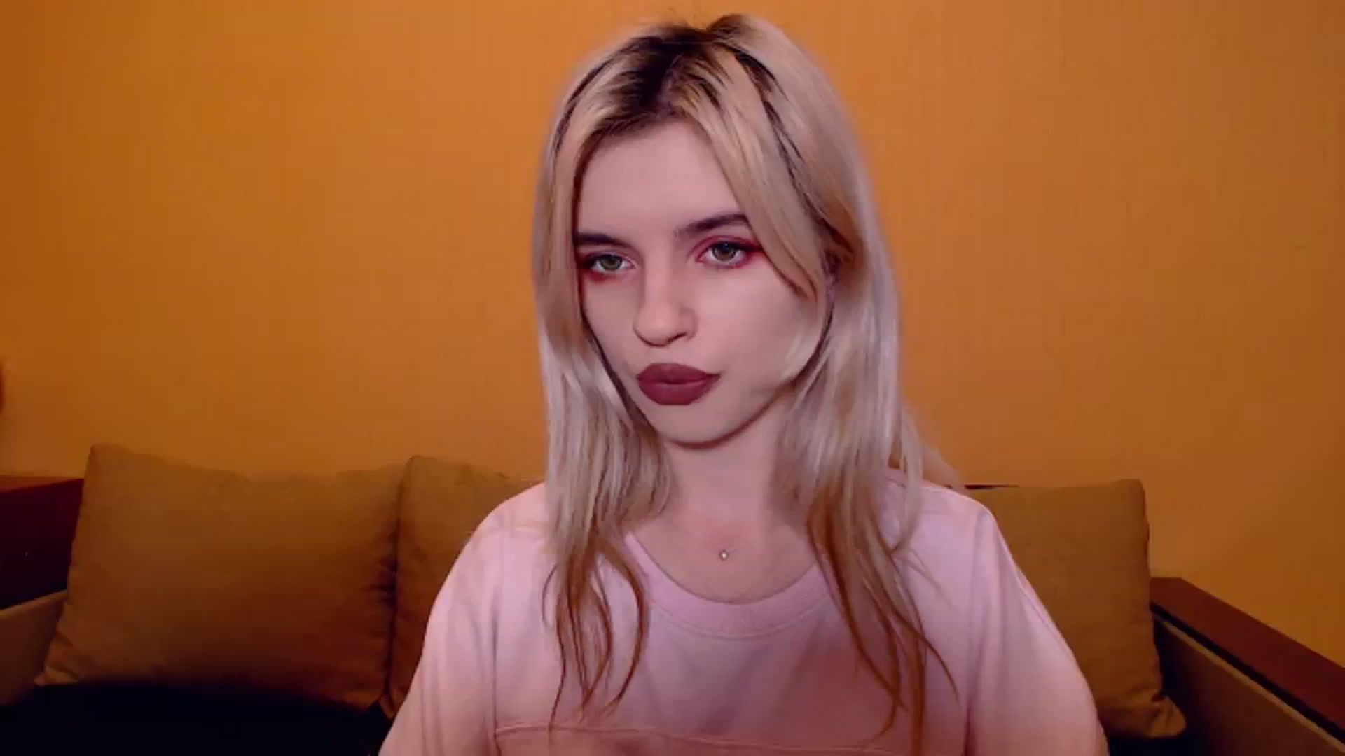 Gallery image thumbnail from Erineys's myfreecams stream on, 11/15/2023, 16:11 image 3 of 20
