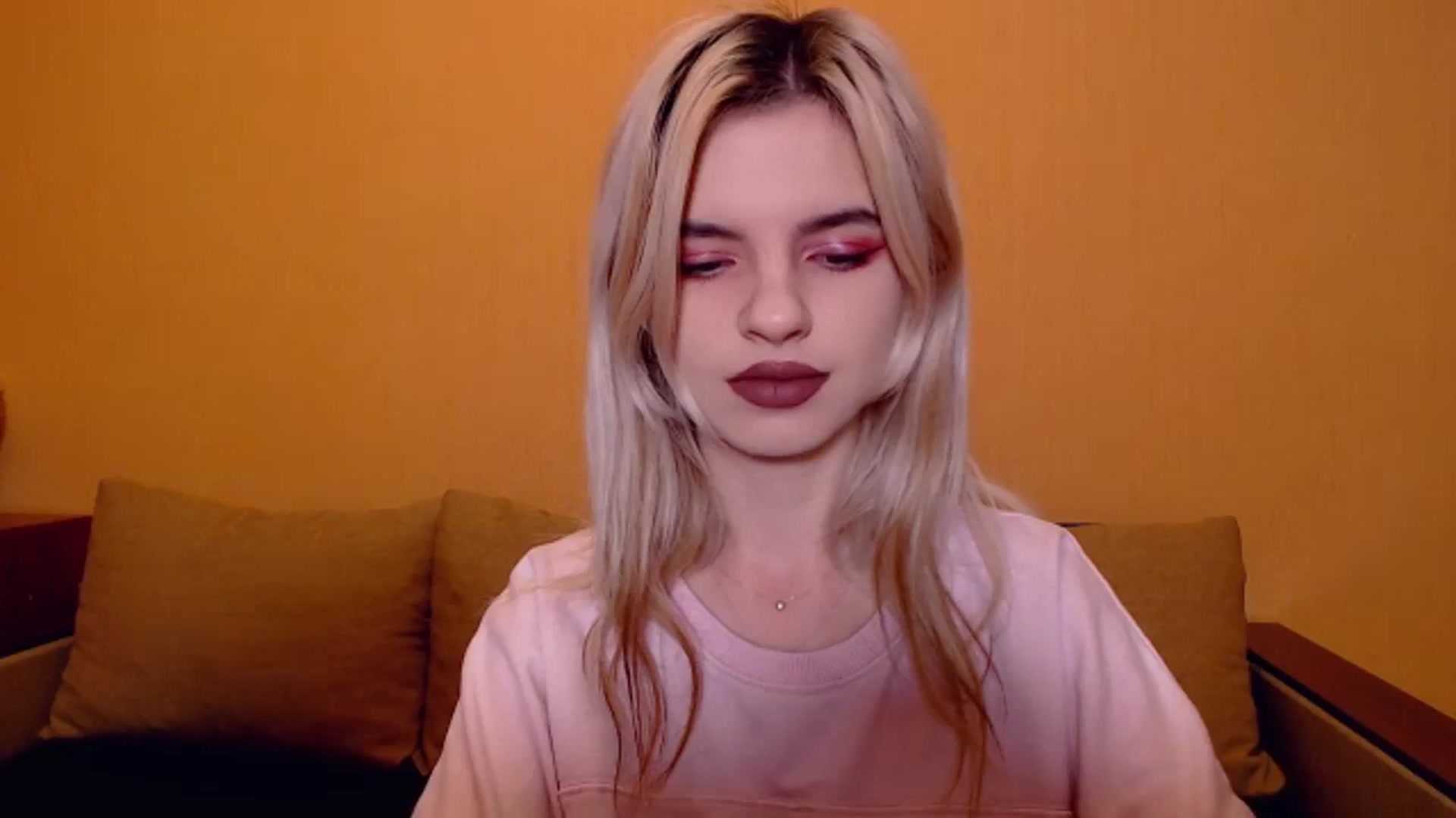 Gallery image thumbnail from Erineys's myfreecams stream on, 11/15/2023, 16:11 image 6 of 20