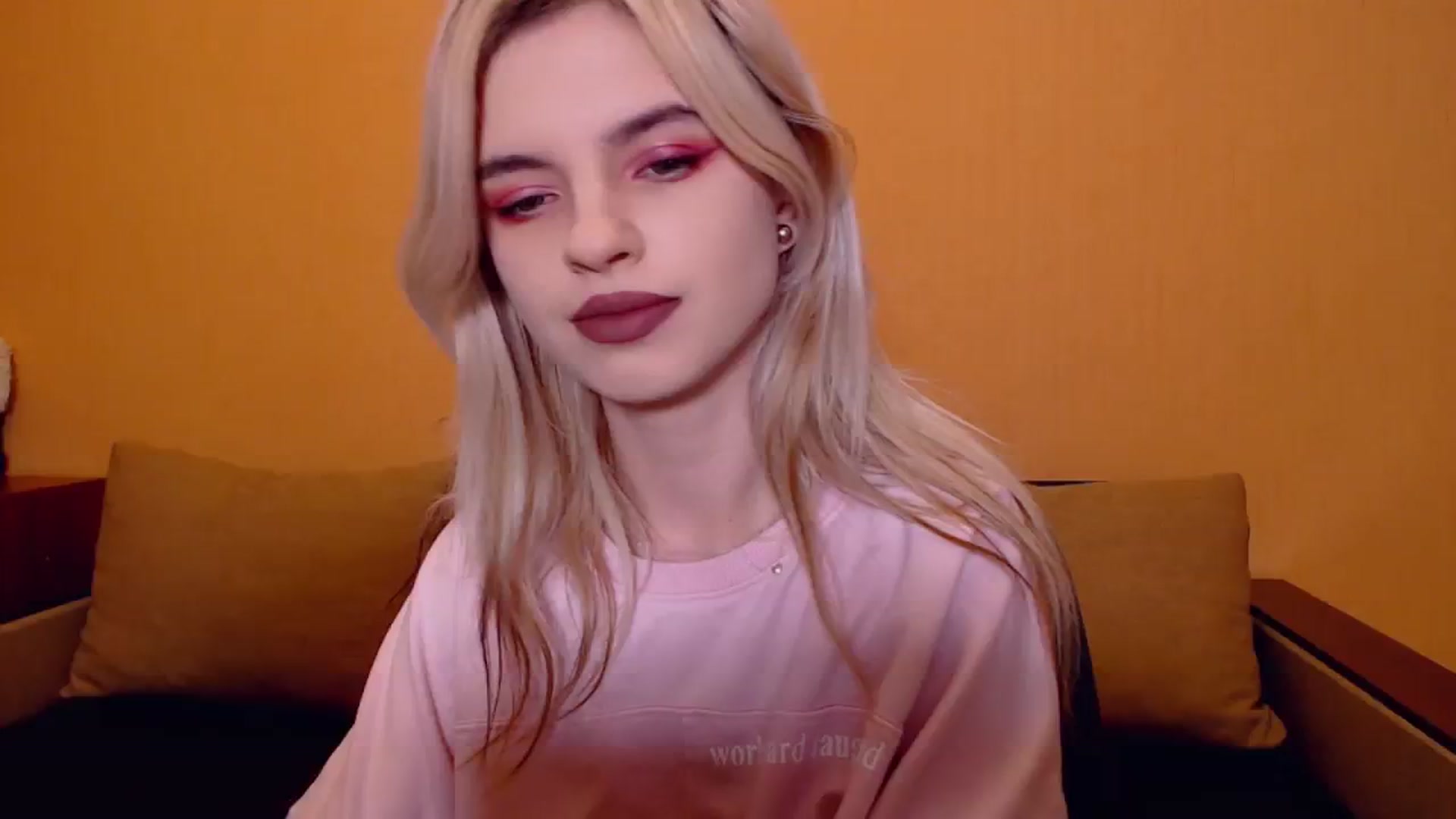Gallery image thumbnail from Erineys's myfreecams stream on, 11/15/2023, 16:11 image 20 of 20