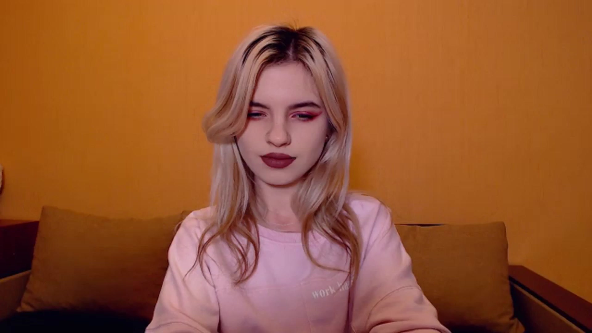 Gallery image thumbnail from Erineys's myfreecams stream on, 11/15/2023, 16:11 image 18 of 20