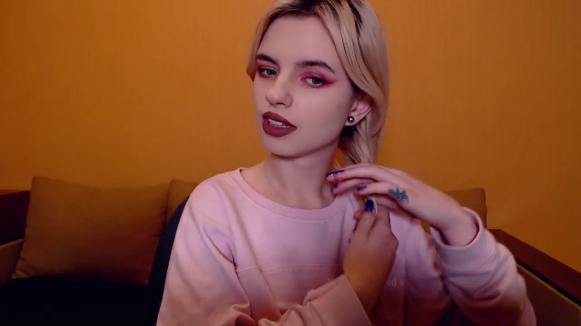 Gallery image thumbnail from Erineys's myfreecams stream on, 11/15/2023, 16:57 image 6 of 20