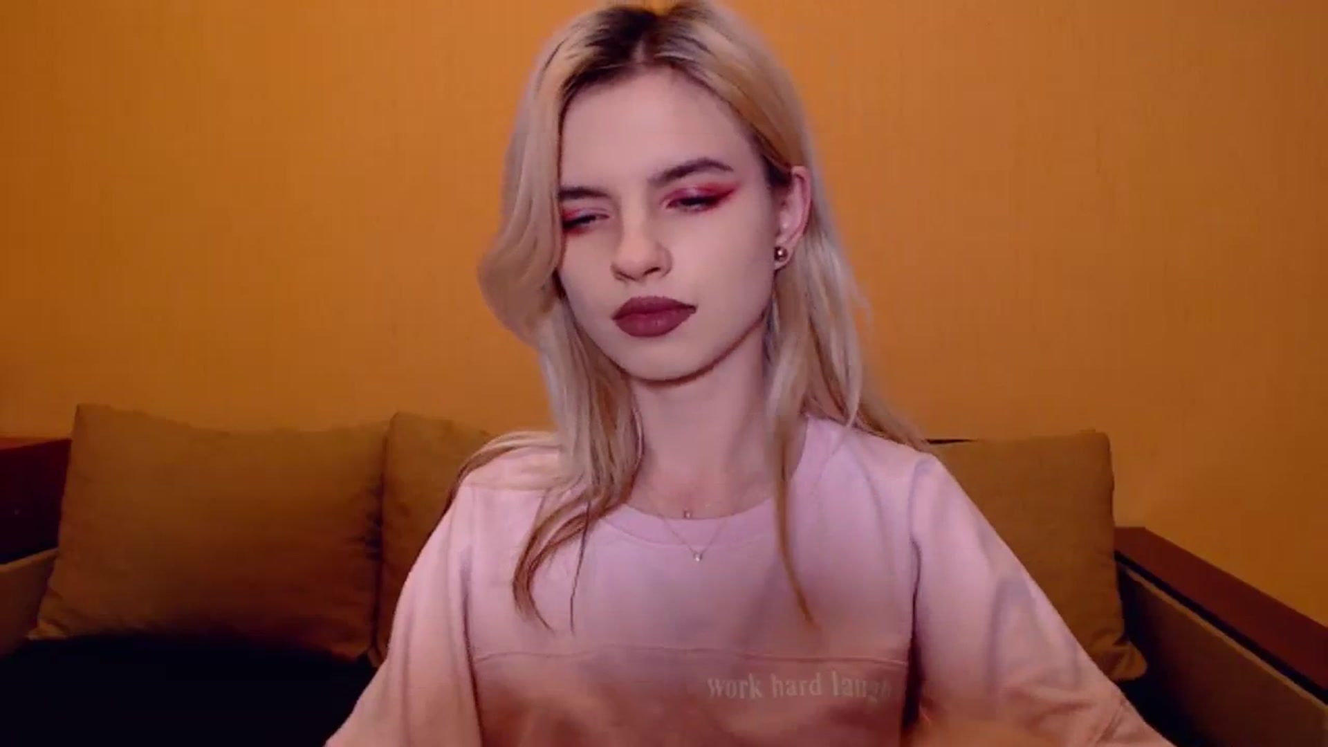 Gallery image thumbnail from Erineys's myfreecams stream on, 11/15/2023, 16:57 image 19 of 20