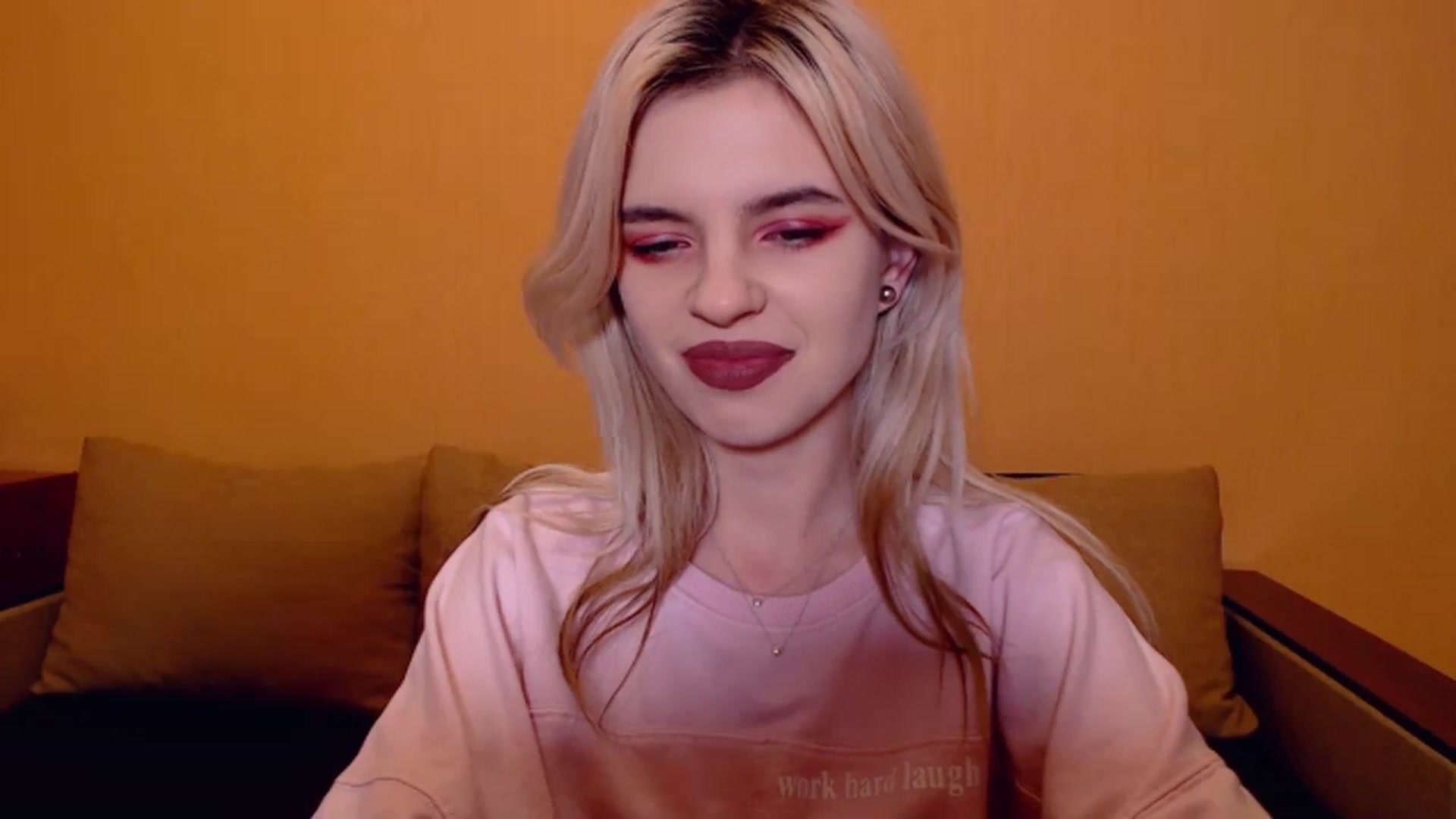 Gallery image thumbnail from Erineys's myfreecams stream on, 11/15/2023, 16:57 image 17 of 20