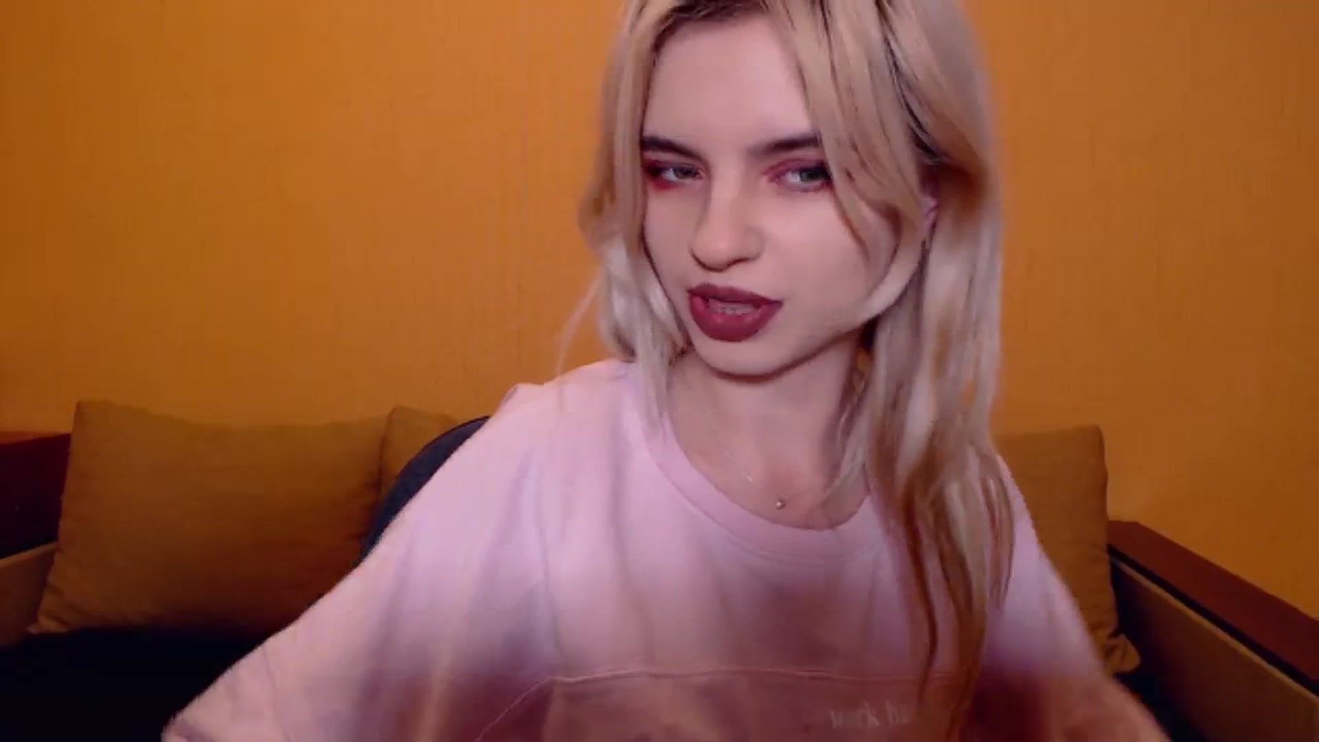 Gallery image thumbnail from Erineys's myfreecams stream on, 11/15/2023, 16:57 image 12 of 20