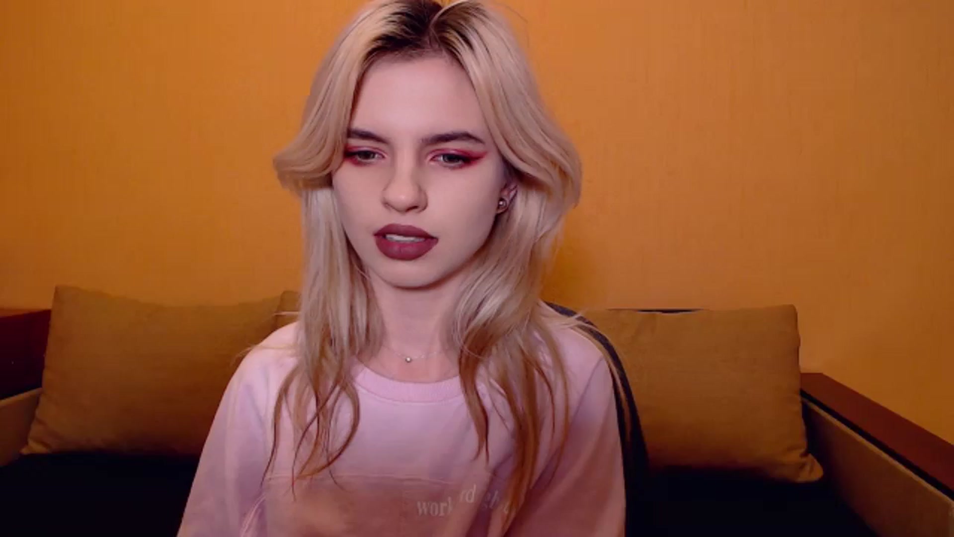 Gallery image thumbnail from Erineys's myfreecams stream on, 11/15/2023, 17:41 image 19 of 20