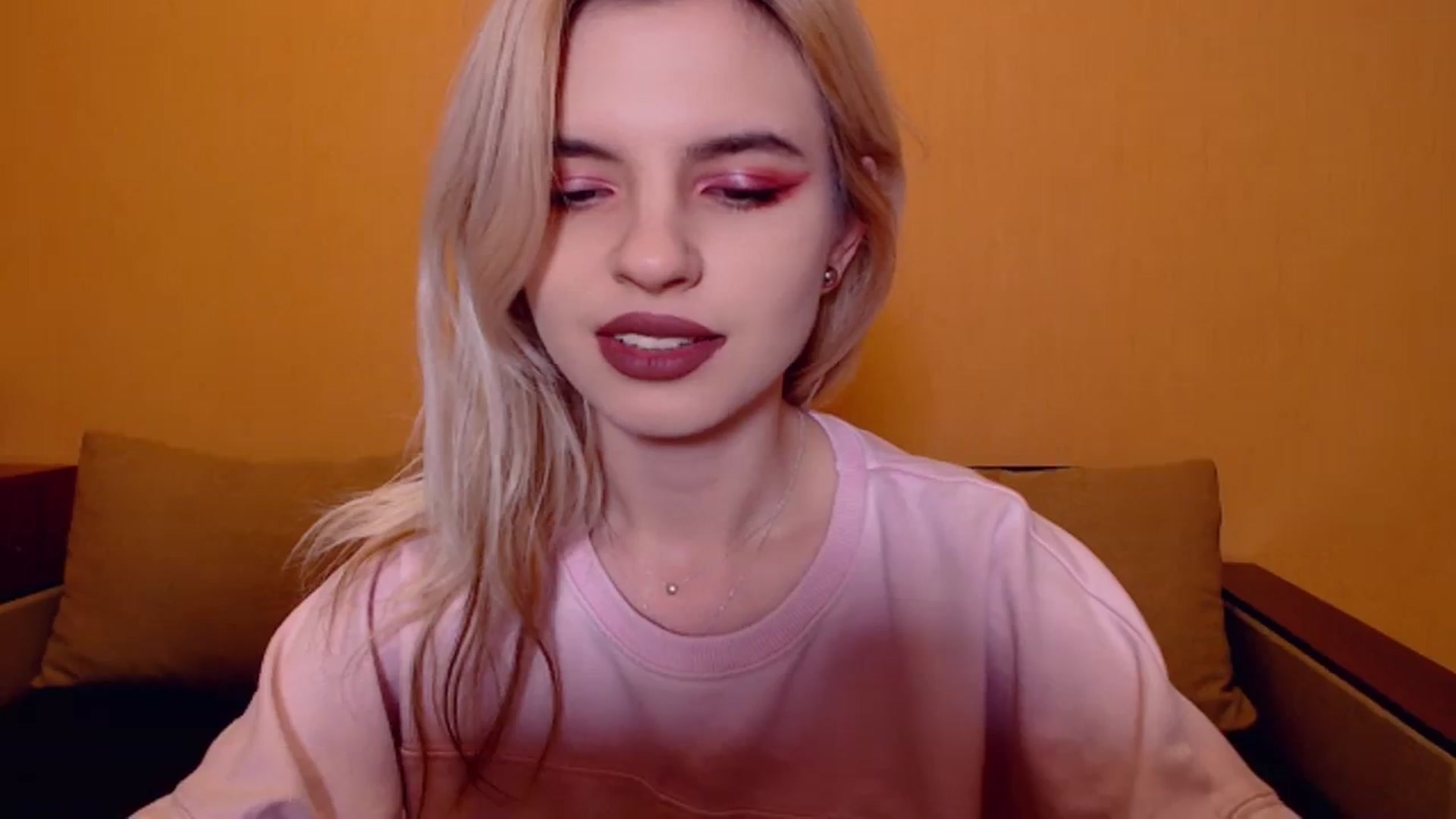 Gallery image thumbnail from Erineys's myfreecams stream on, 11/15/2023, 17:41 image 4 of 20