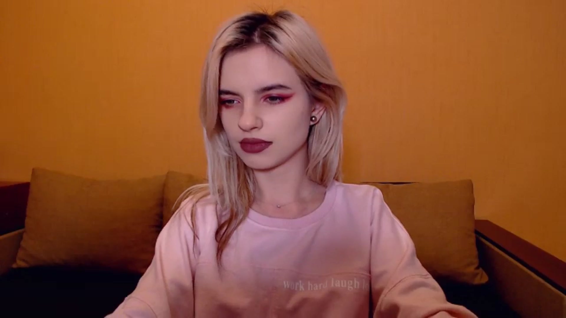 Gallery image thumbnail from Erineys's myfreecams stream on, 11/15/2023, 17:41 image 7 of 20