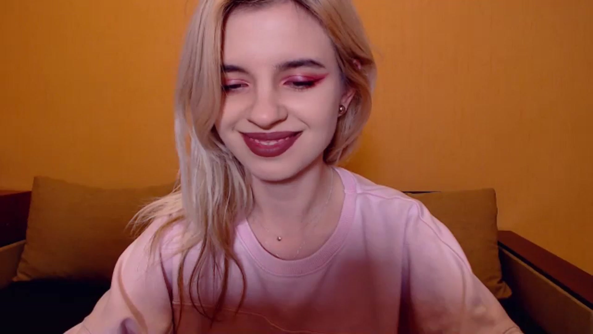 Gallery image thumbnail from Erineys's myfreecams stream on, 11/15/2023, 17:41 image 5 of 20