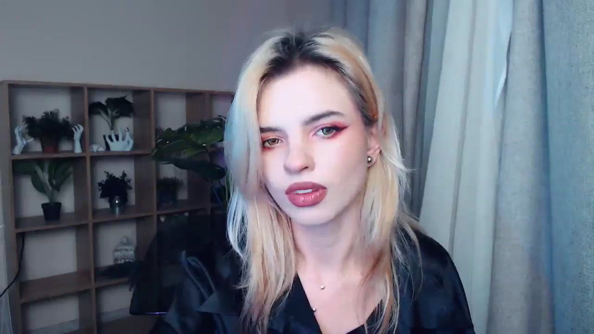 Gallery image thumbnail from Erineys's myfreecams stream on, 11/16/2023, 15:33 image 5 of 20