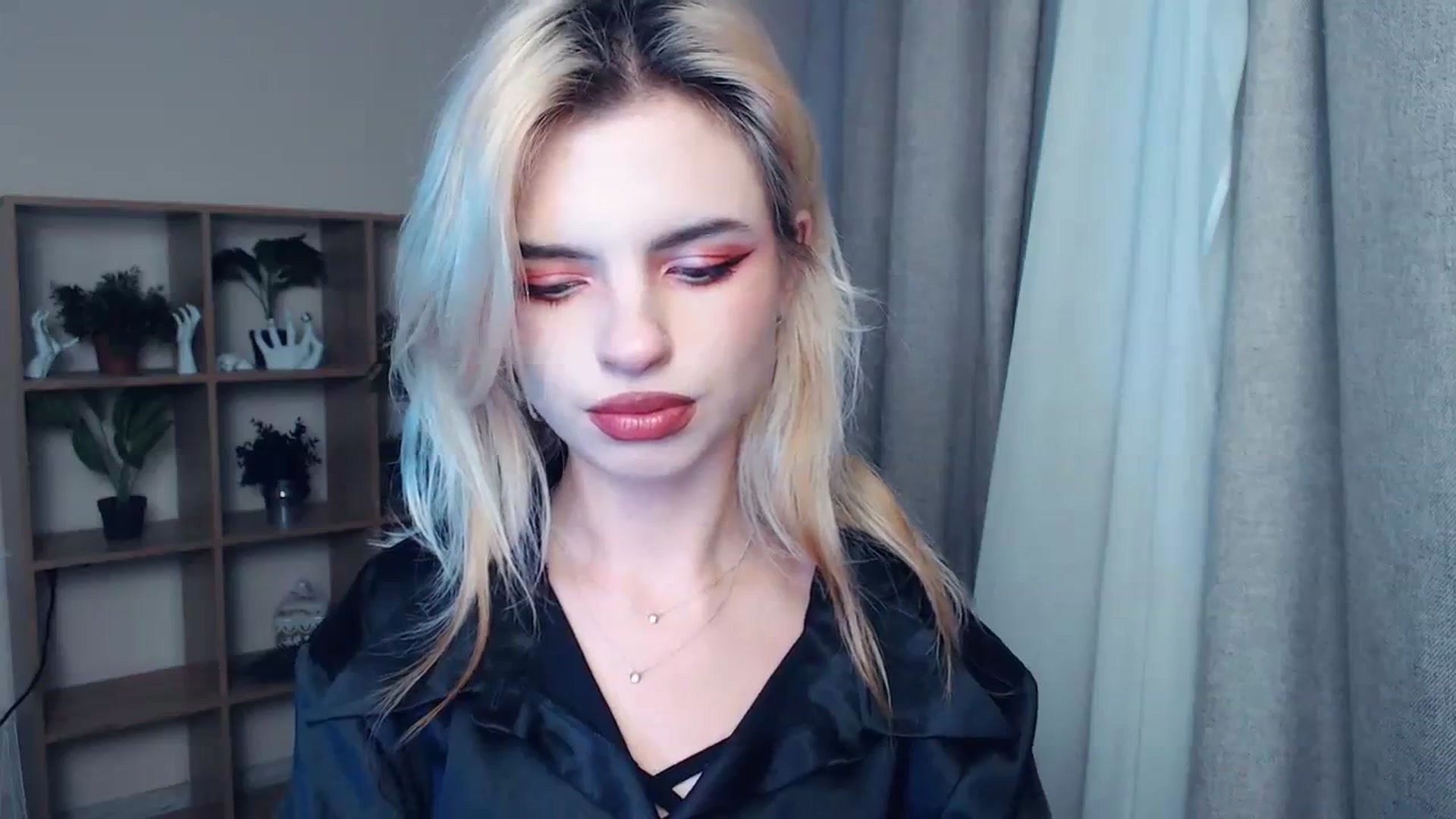 Gallery image thumbnail from Erineys's myfreecams stream on, 11/16/2023, 15:33 image 13 of 20