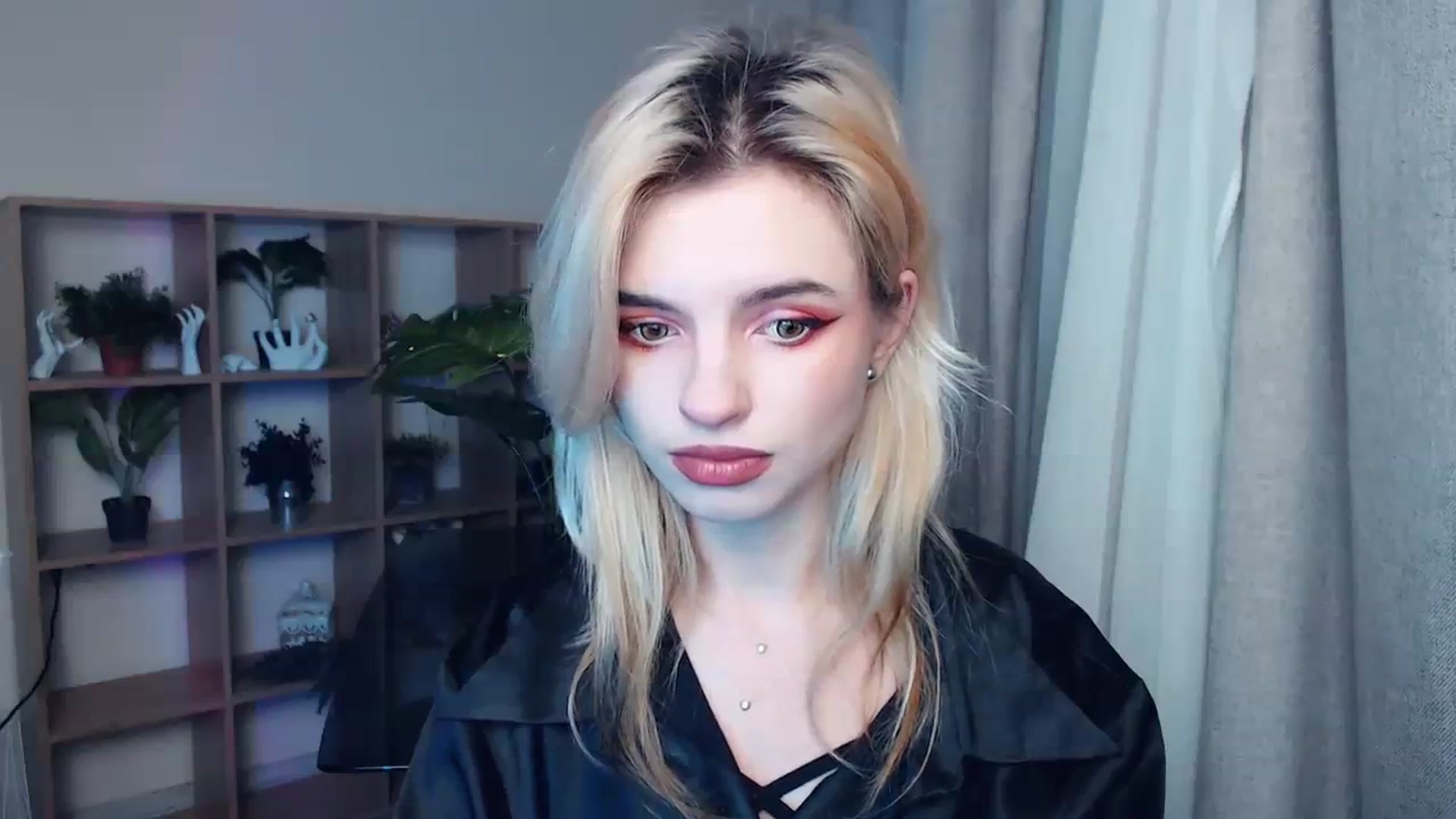 Gallery image thumbnail from Erineys's myfreecams stream on, 11/16/2023, 15:33 image 2 of 20