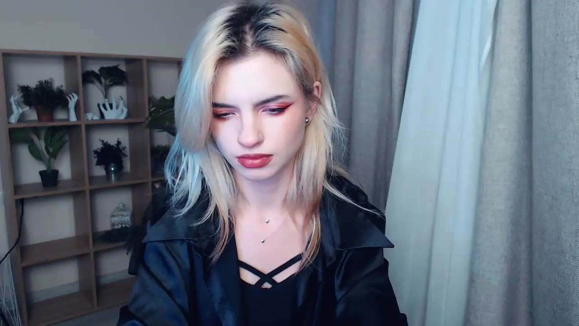 Gallery image thumbnail from Erineys's myfreecams stream on, 11/16/2023, 15:33 image 17 of 20